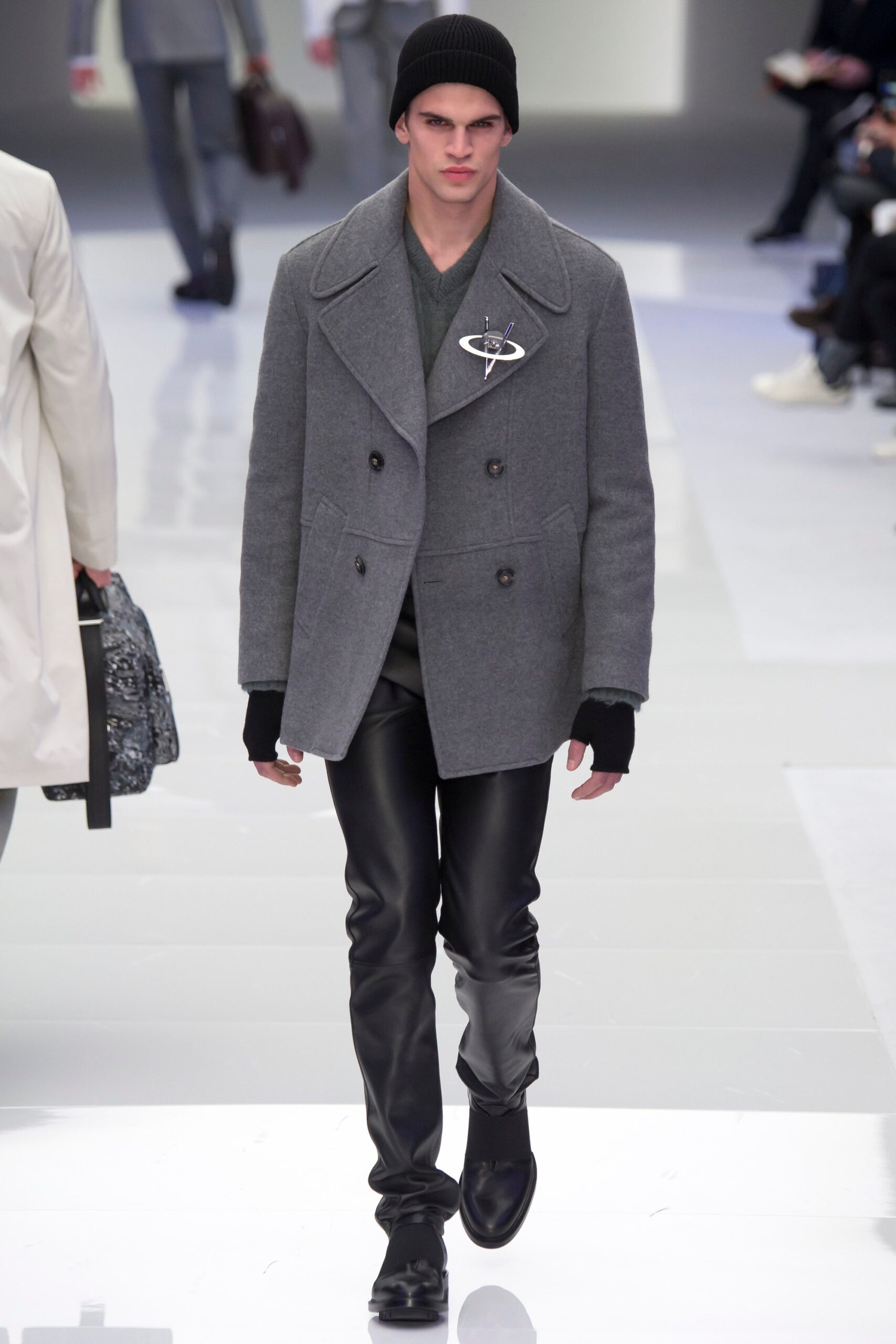 Versace F/W 16 Menswear Look 5