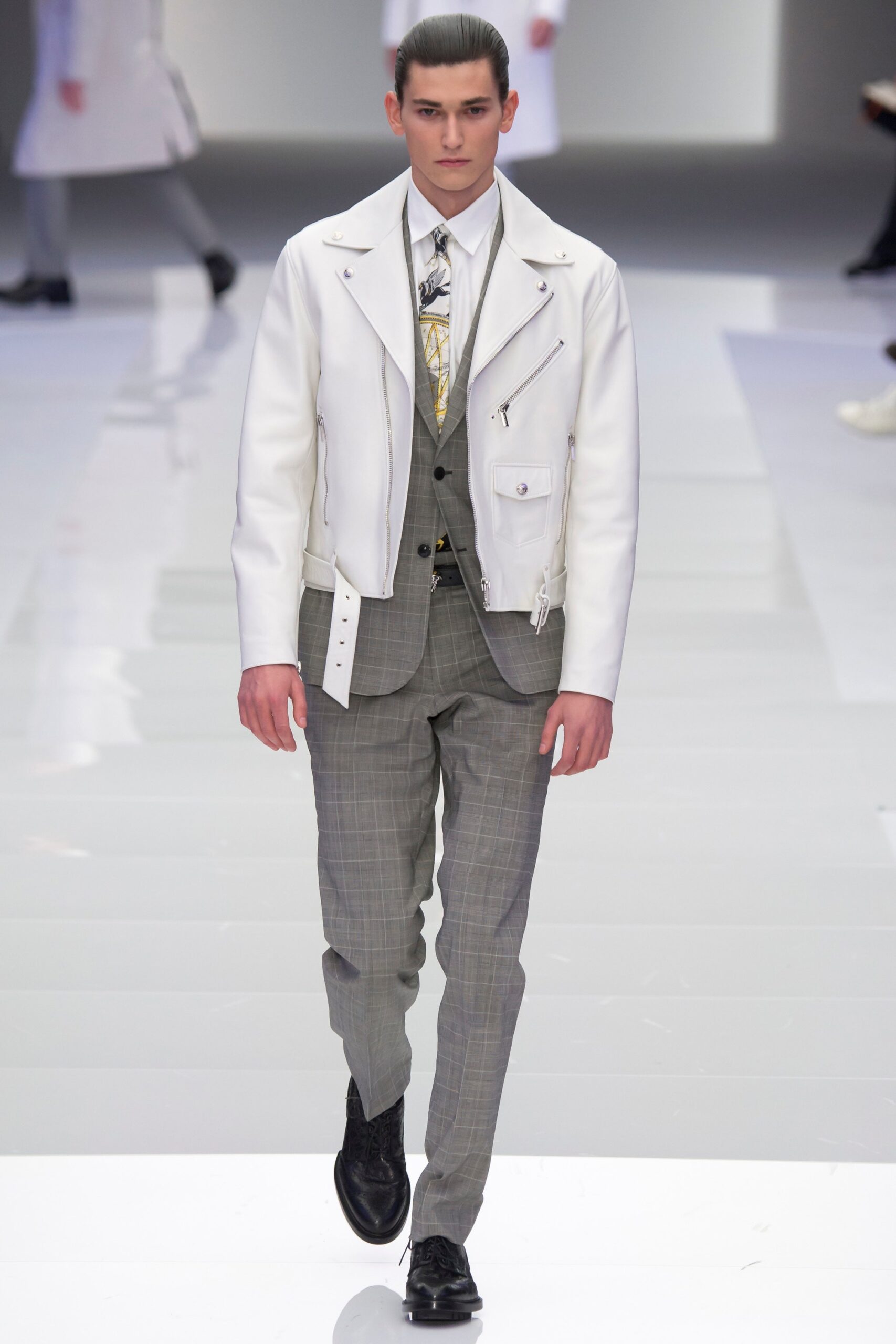 Versace F/W 16 Menswear Look 6