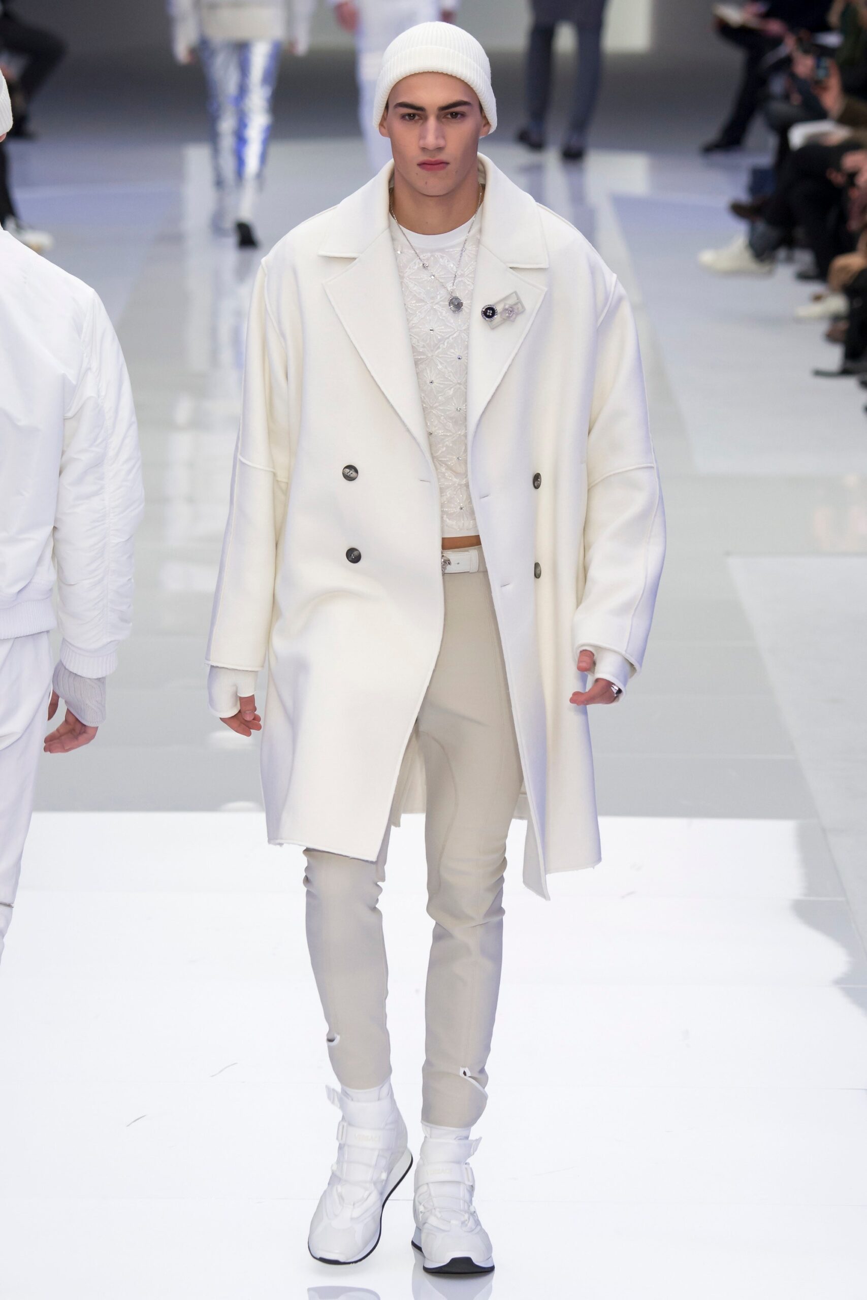 Versace F/W 16 Menswear Look 11