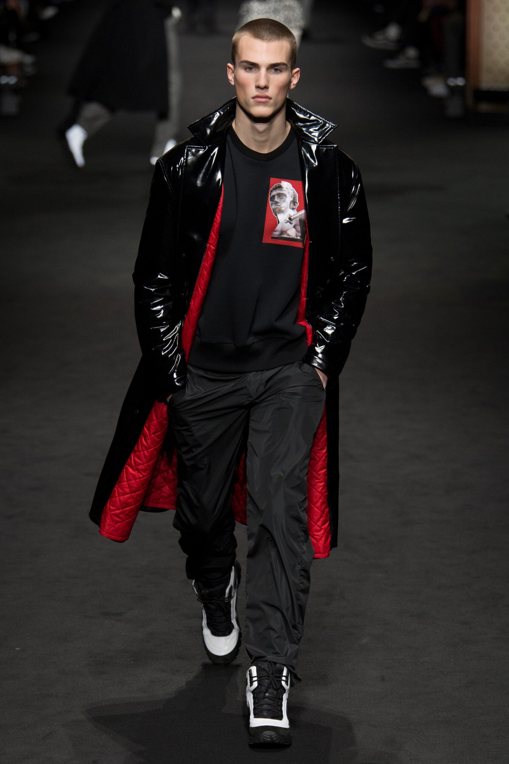 Versace F/W 17 Menswear Look 16