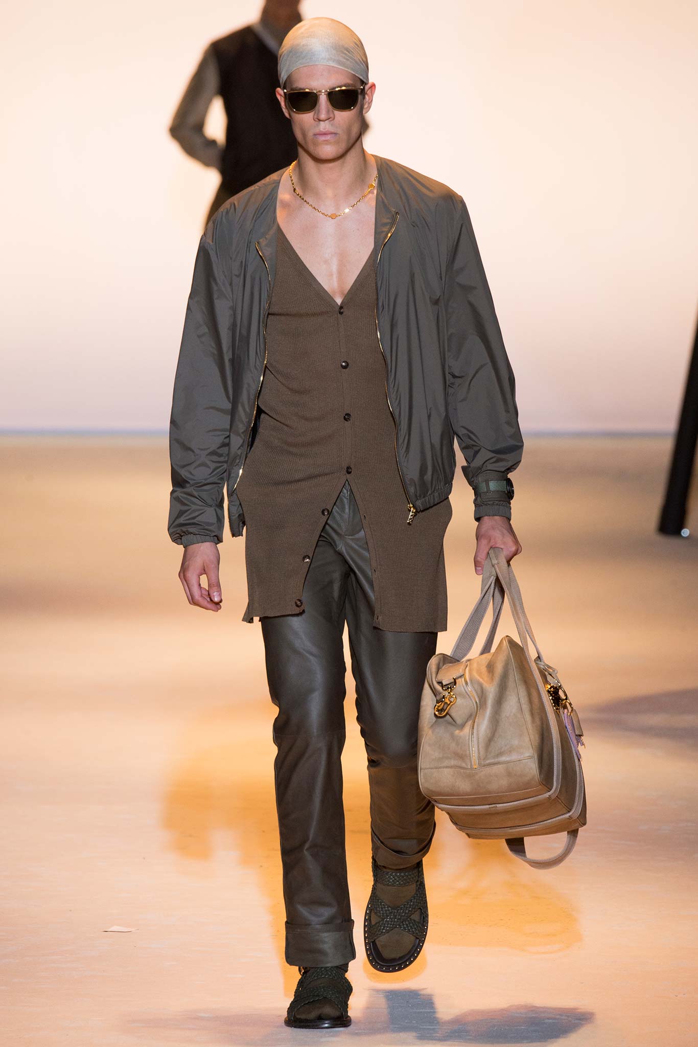 Versace S/S 16 Menswear Look 17