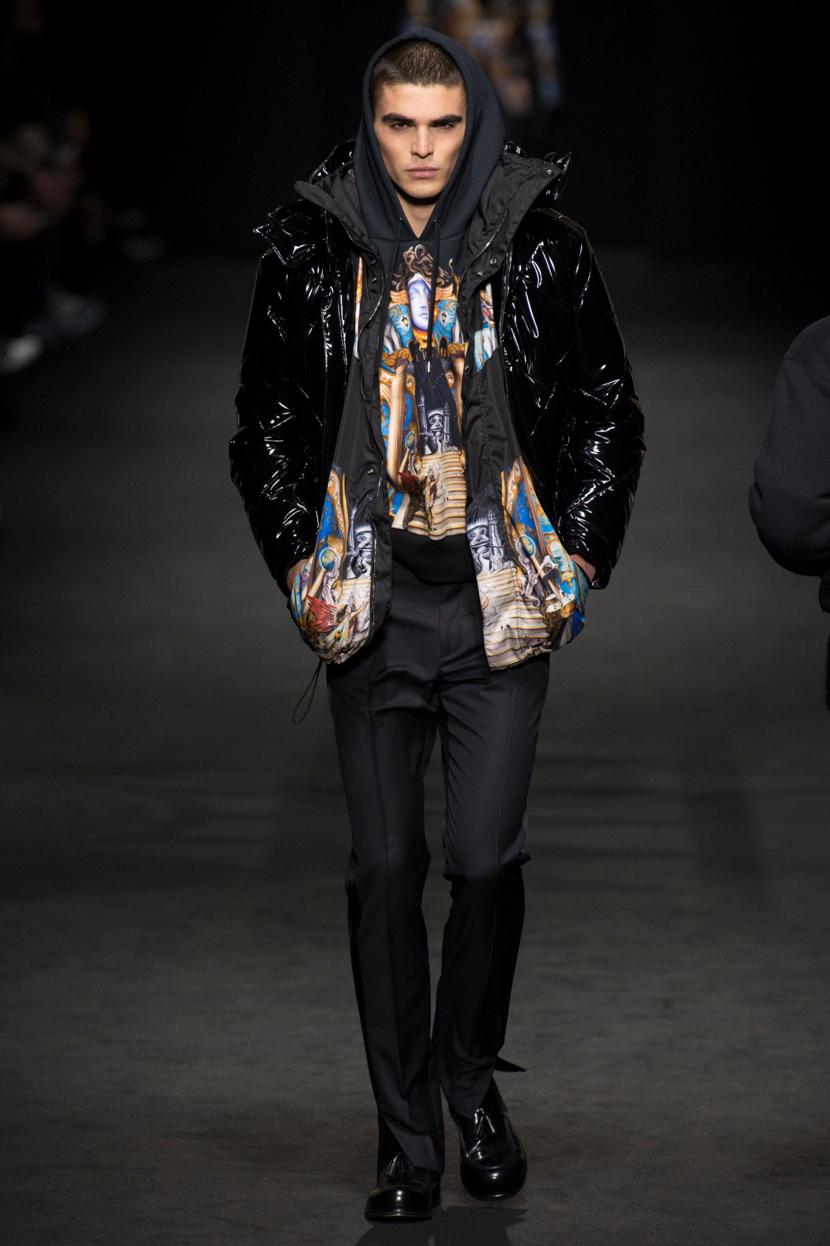 Versace F/W 17 Menswear Look 23