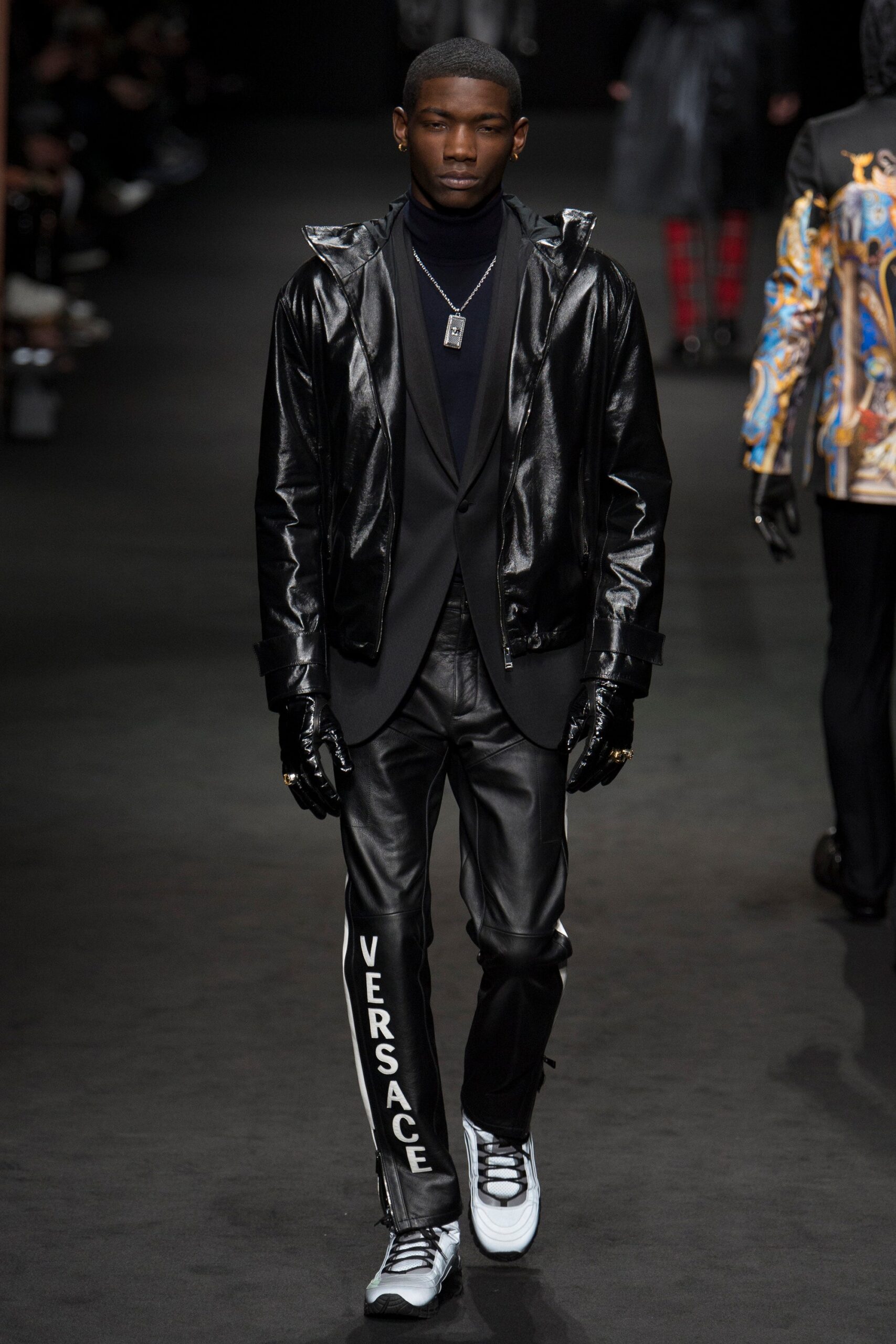 Versace F/W 17 Menswear Look 25