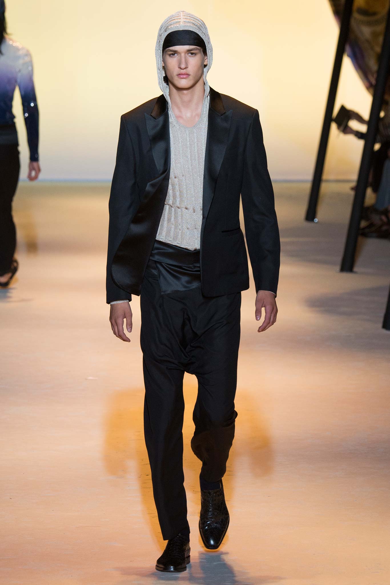 Versace S/S 16 Menswear Look 24