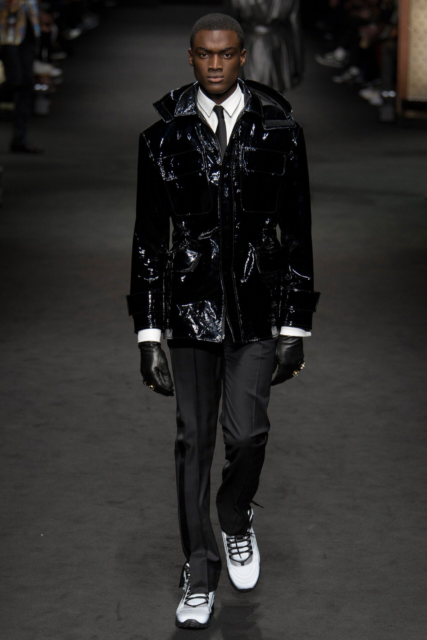 Versace F/W 17 Menswear Look 27