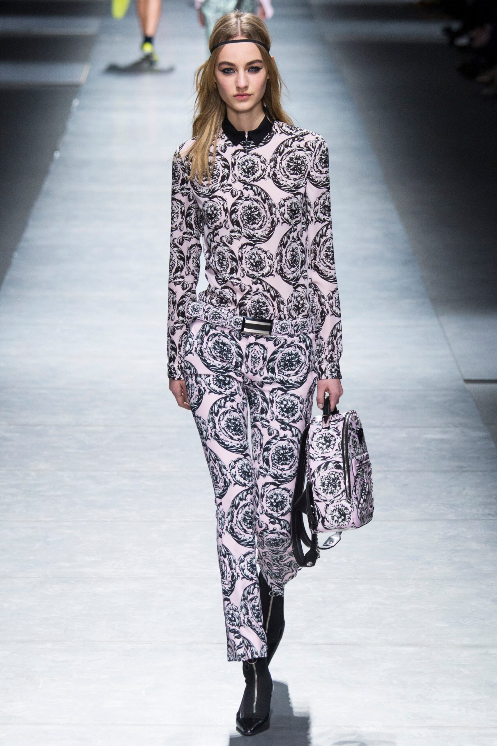 Versace F/W 16 Look 25