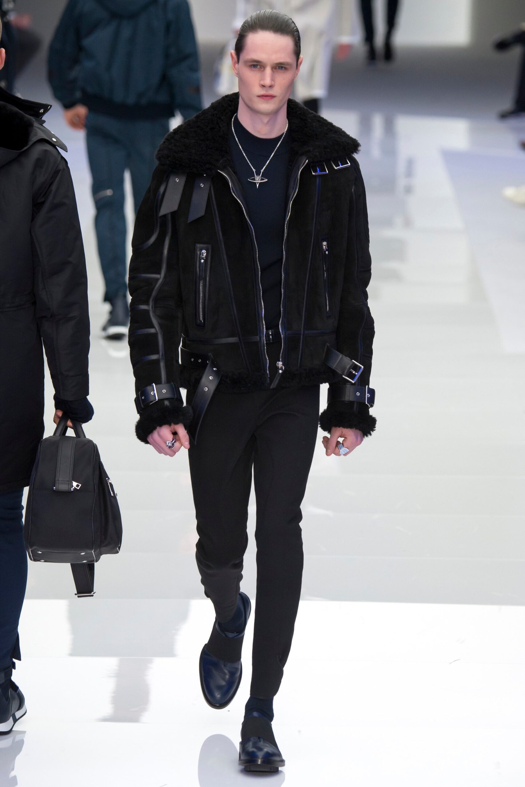 Versace F/W 16 Menswear Look 27