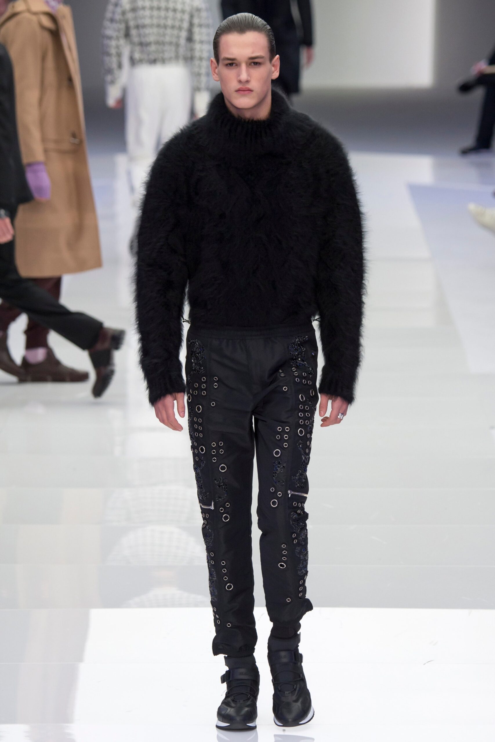 Versace F/W 16 Menswear Look 49