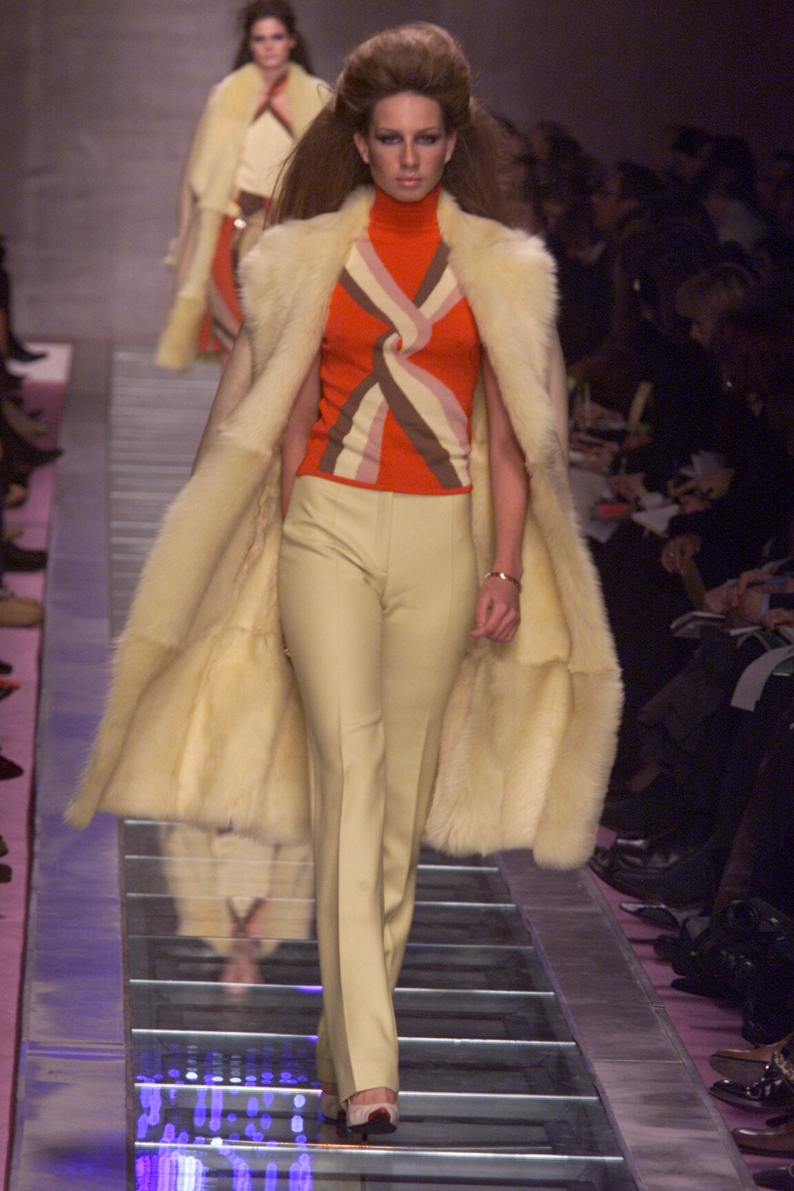 Versace F/W 00 Look 29