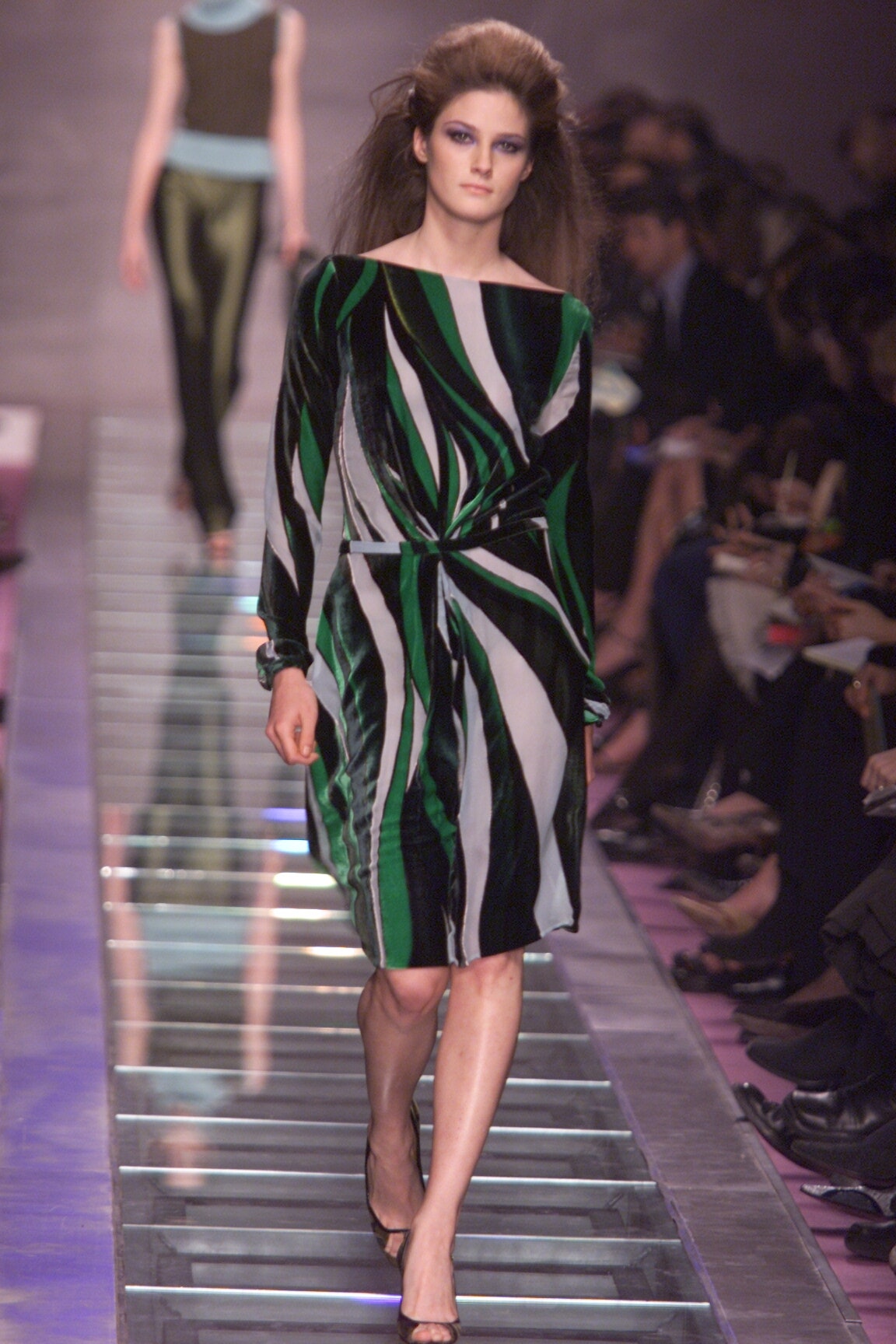 Versace F/W 00 Look 32