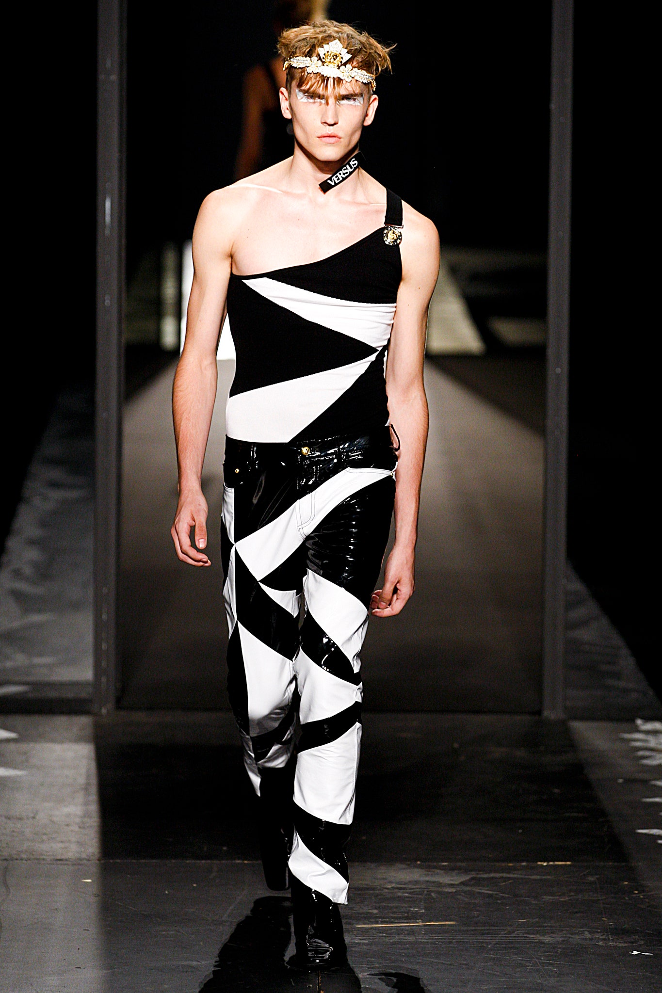 Versus Versace JW Anderson Collection Resort 14 Look 24