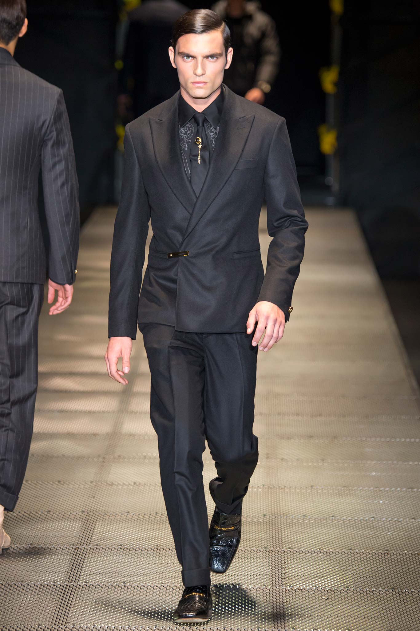 Versace F/W 15 Menswear Look 9
