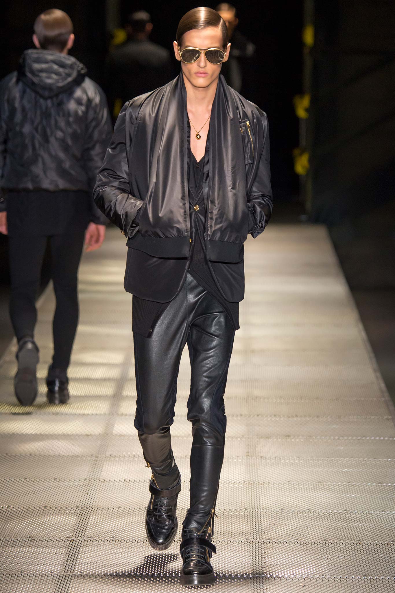 Versace F/W 15 Menswear Look 11