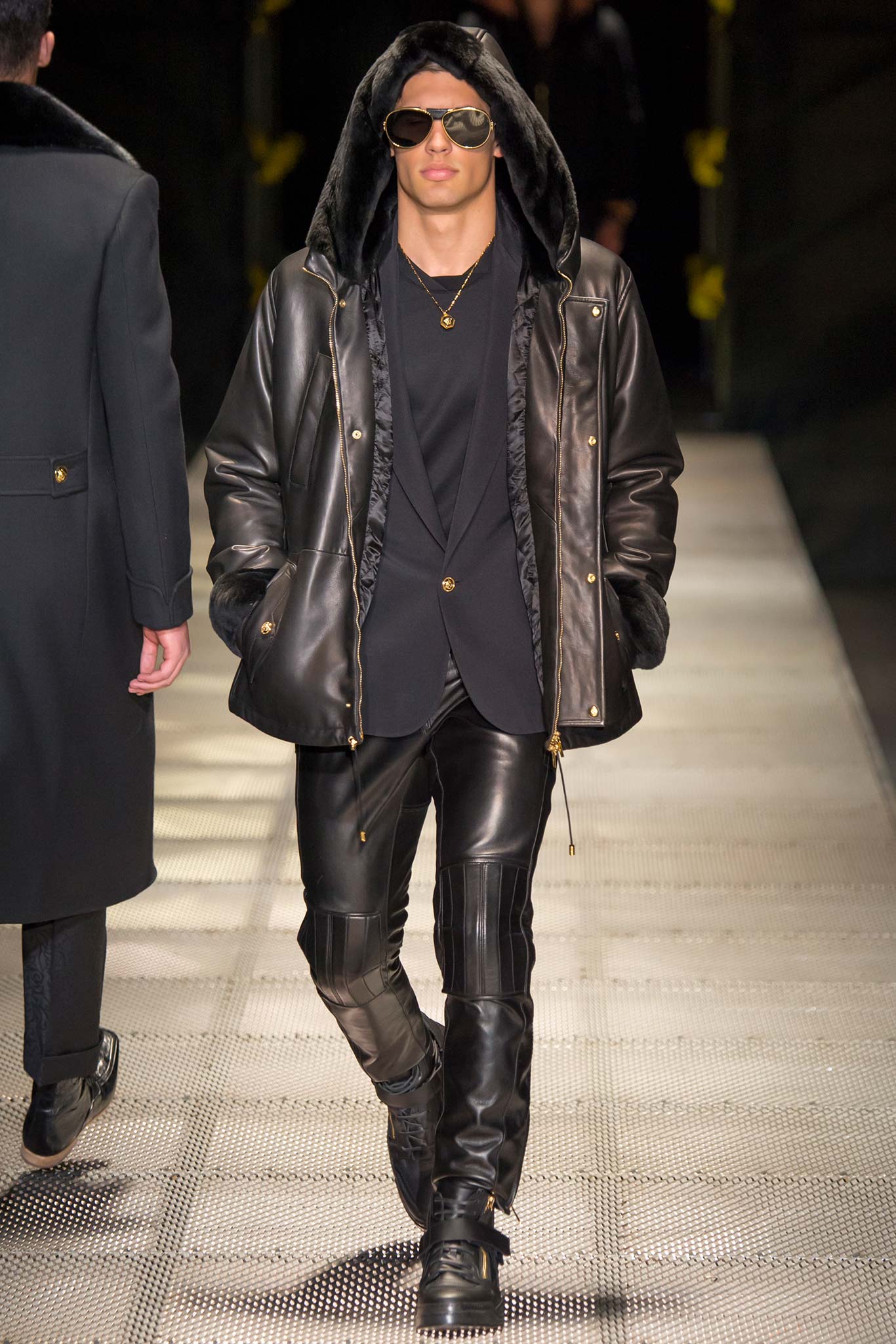 Versace F/W 15 Menswear Look 13