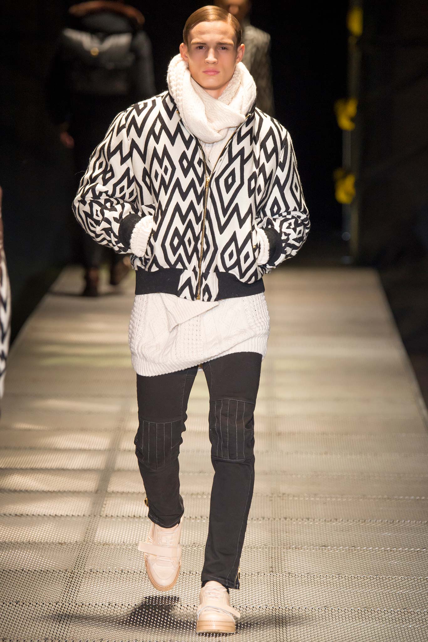 Versace F/W 15 Menswear Look 16