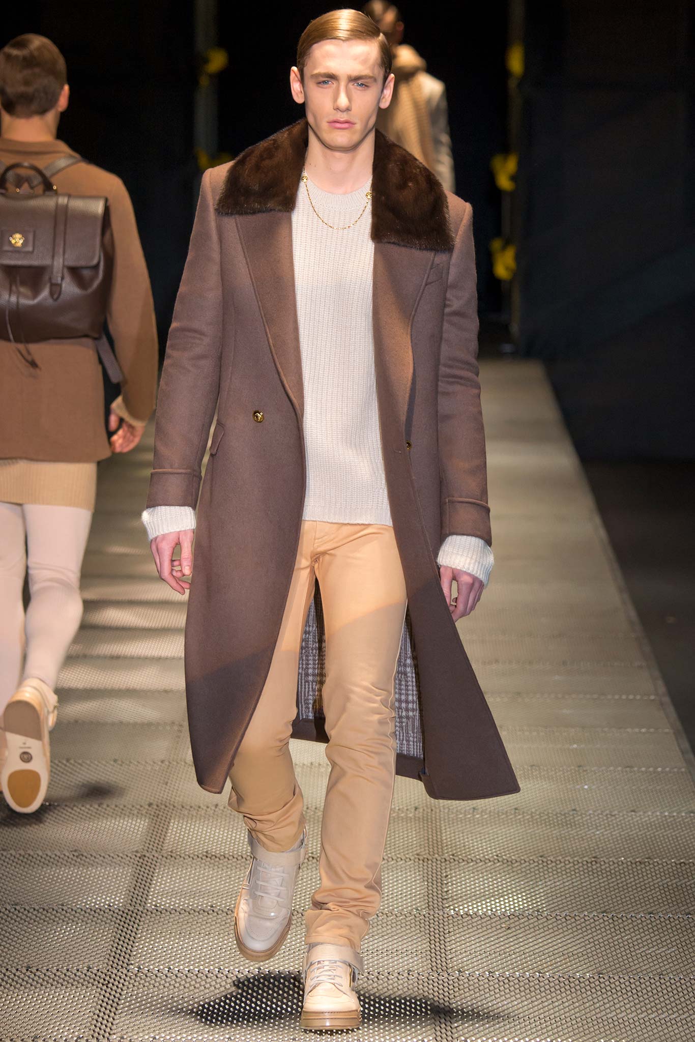 Versace F/W 15 Menswear Look 24