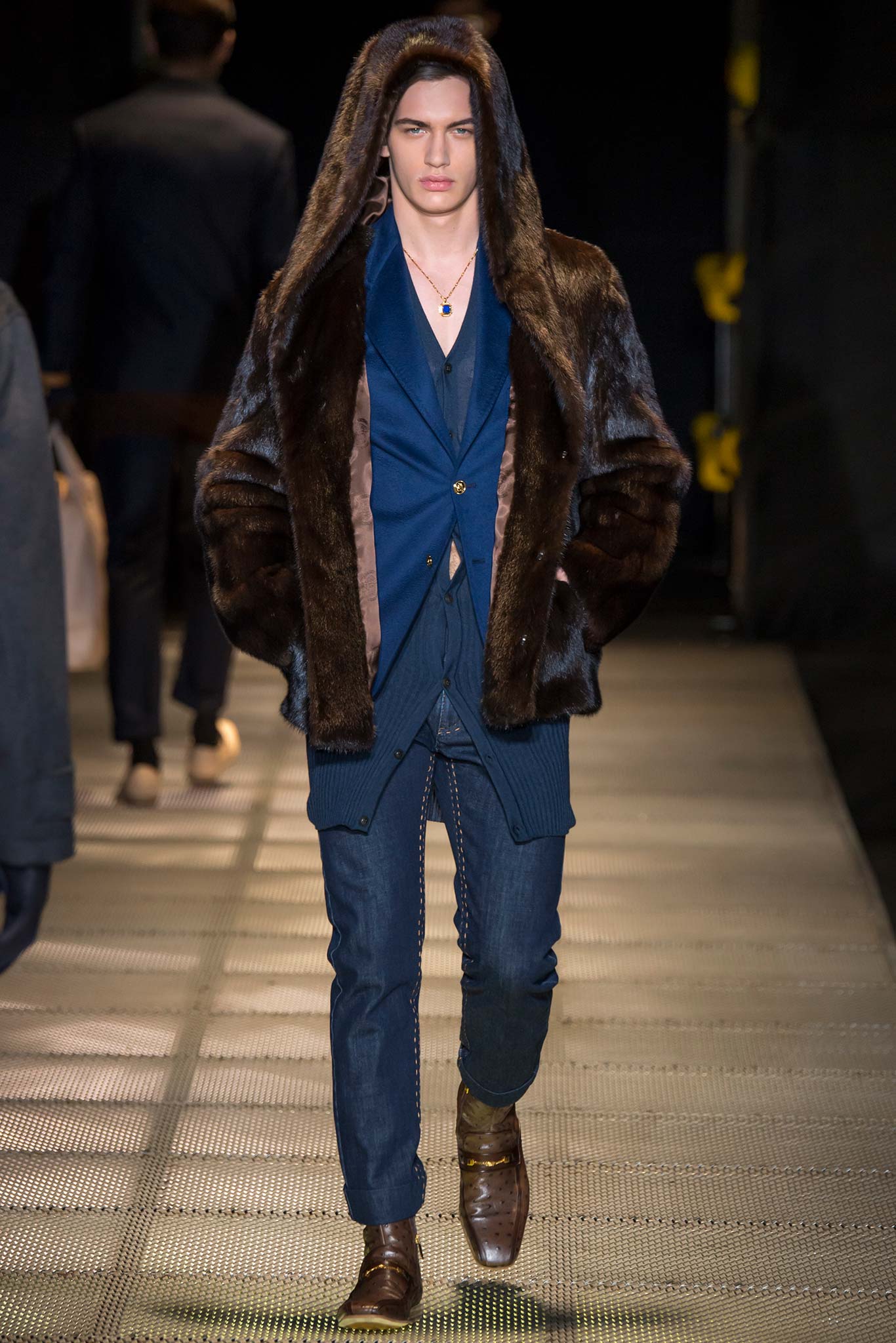 Versace F/W 15 Menswear Look 33