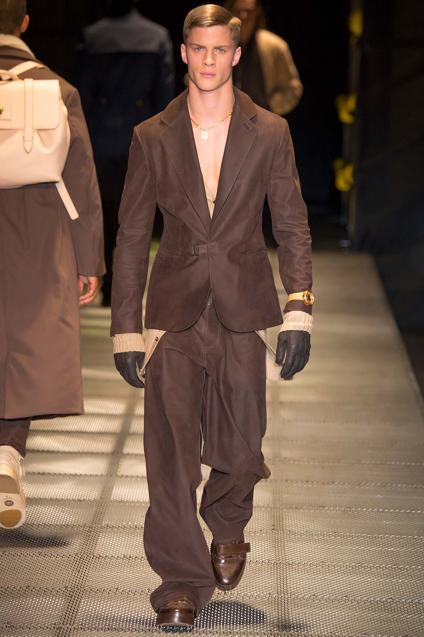 Versace F/W 15 Menswear Look 38