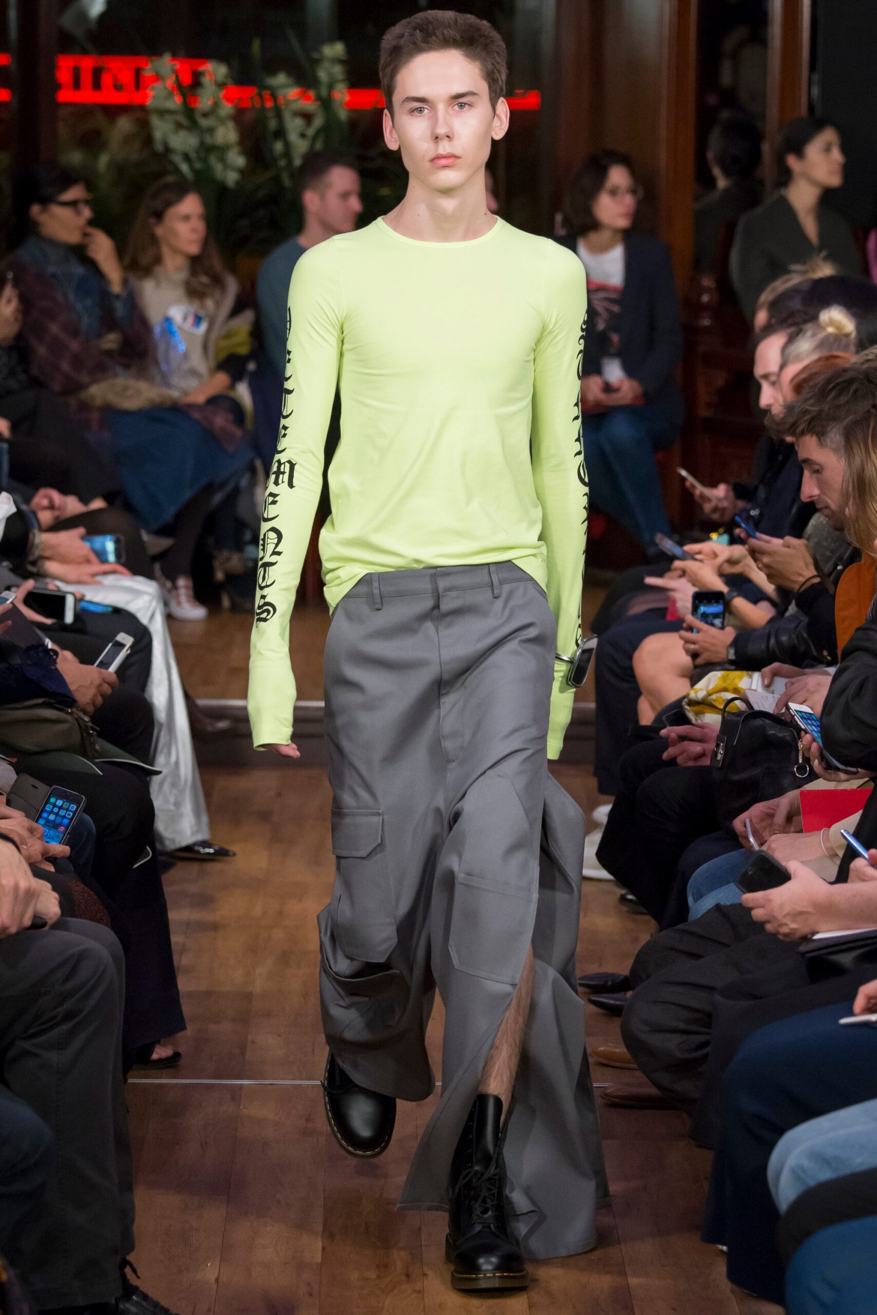 Vetements S/S 16 Look 8