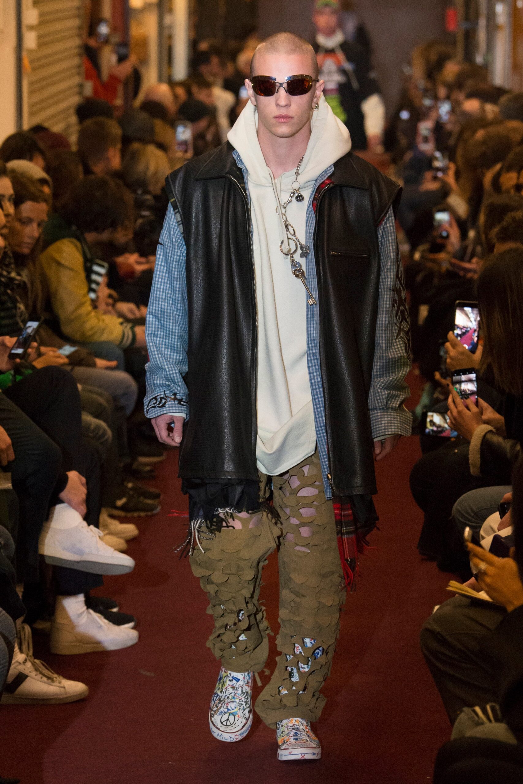 Vetements F/W 18 Look 25