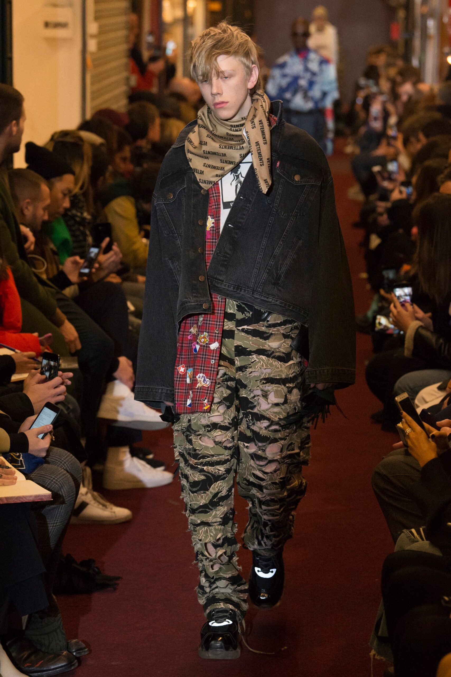 Vetements F/W 18 Look 30