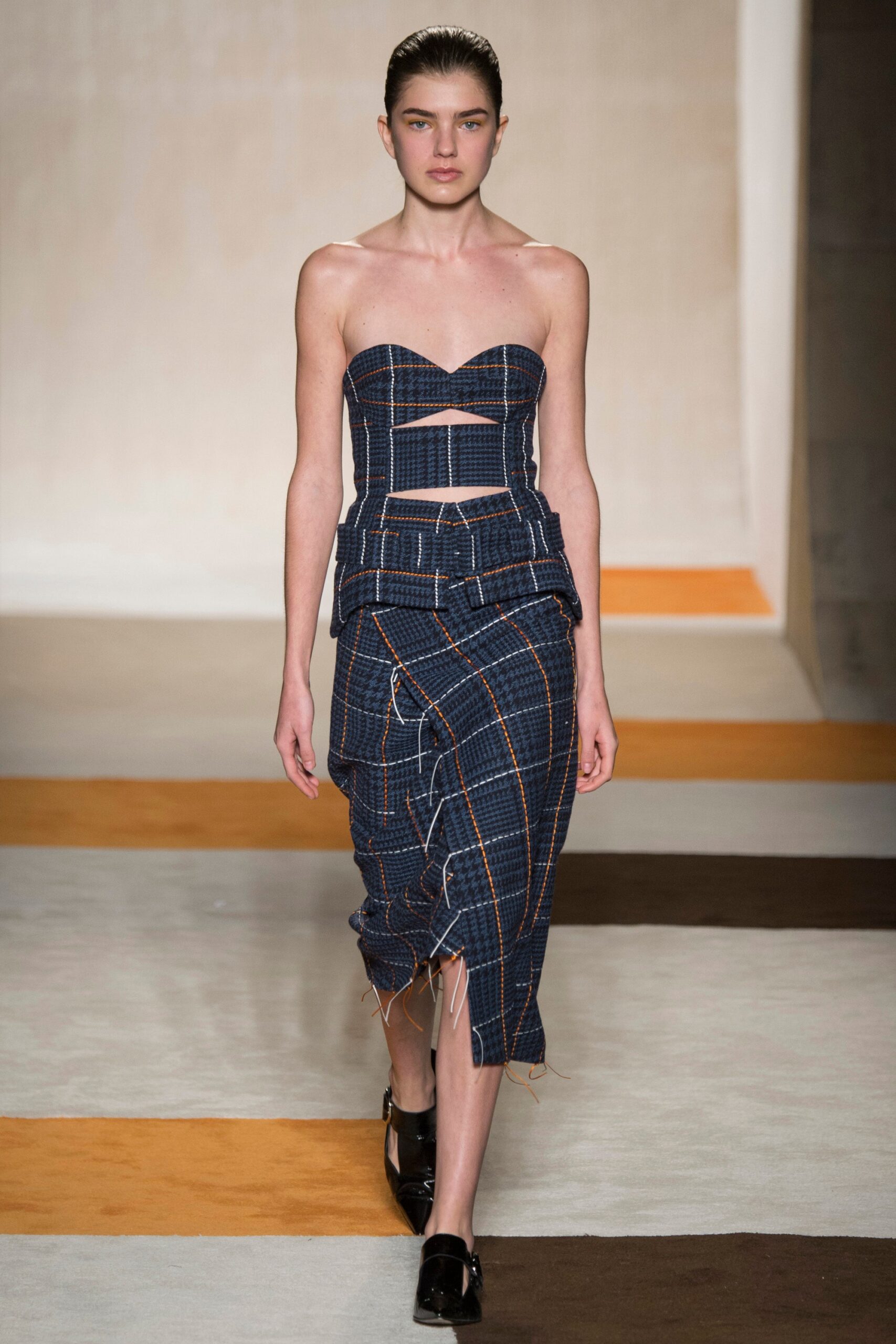 Victoria Beckham F/W 16 Look 1