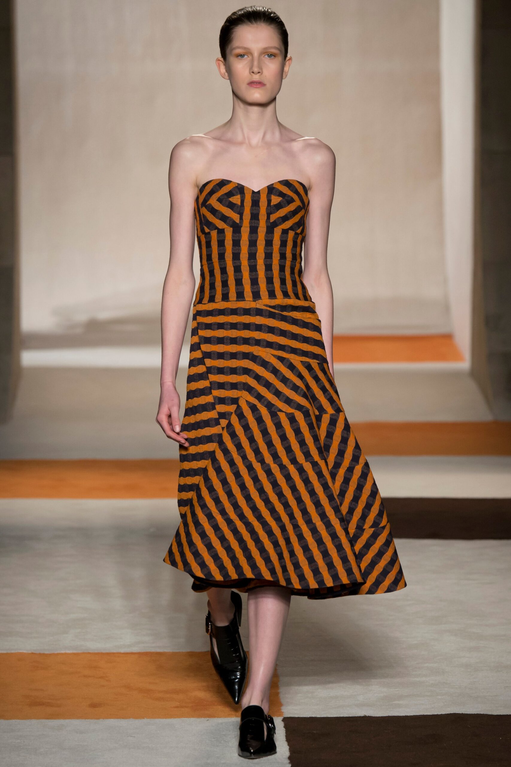 Victoria Beckham F/W 16 Look 16