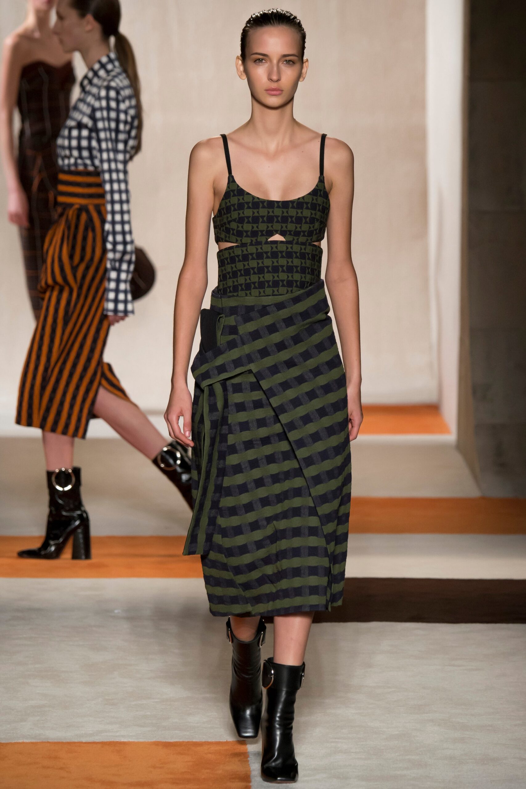 Victoria Beckham F/W 16 Look 23