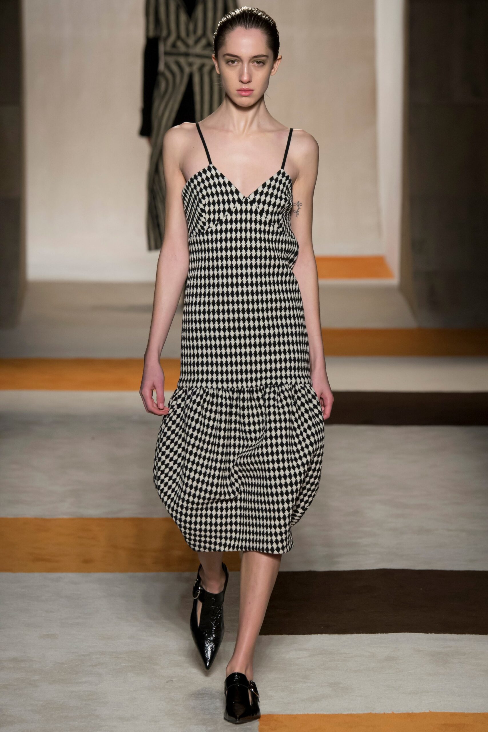 Victoria Beckham F/W 16 Look 34