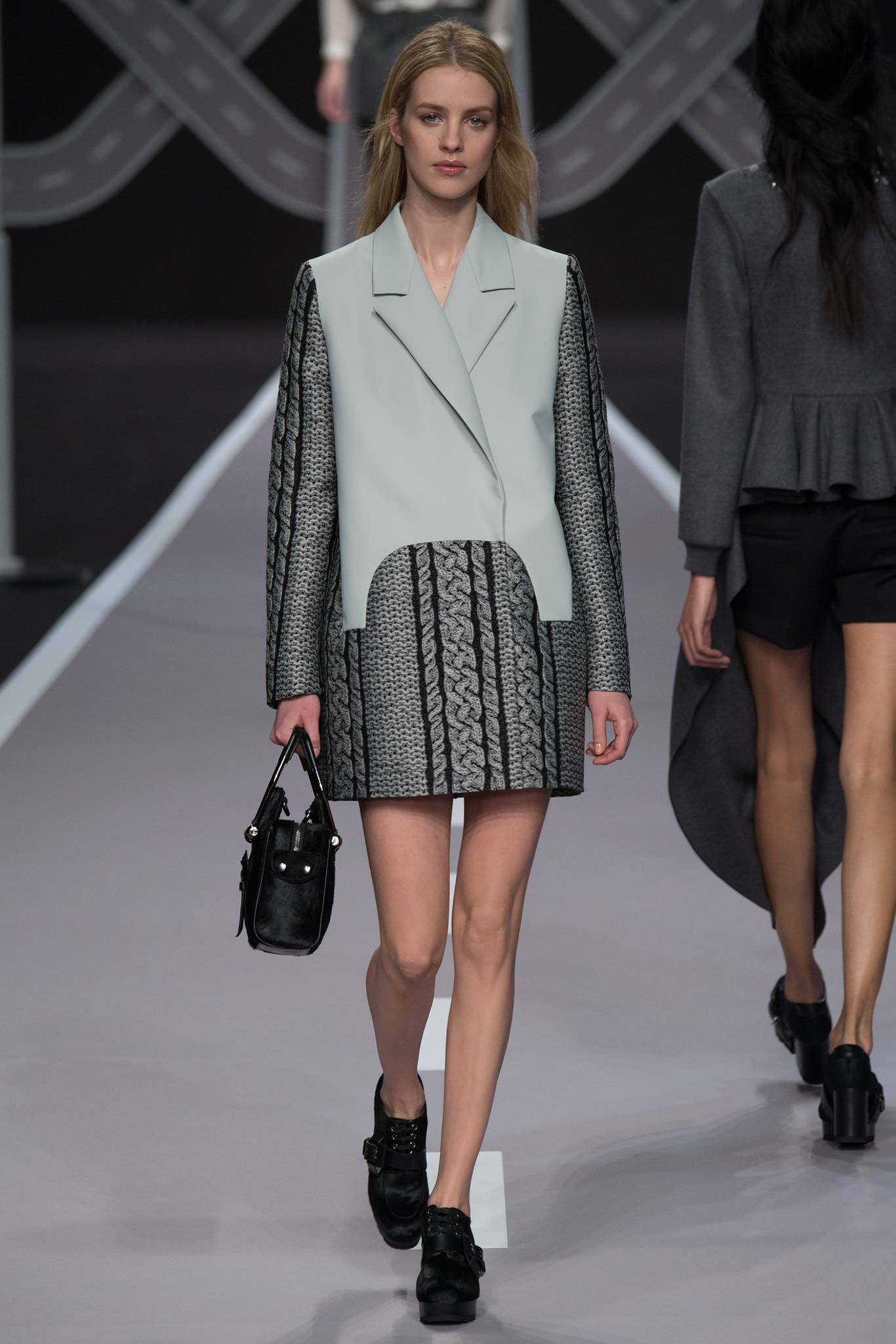 Viktor & Rolf F/W 14 Look 8