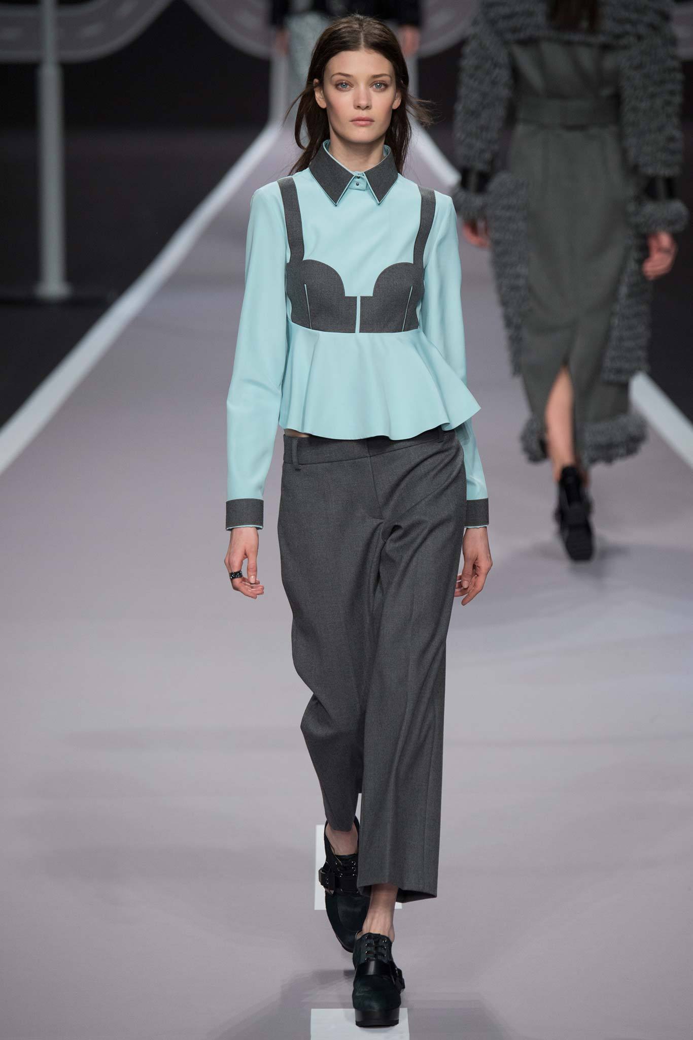 Viktor & Rolf F/W 14 Look 19