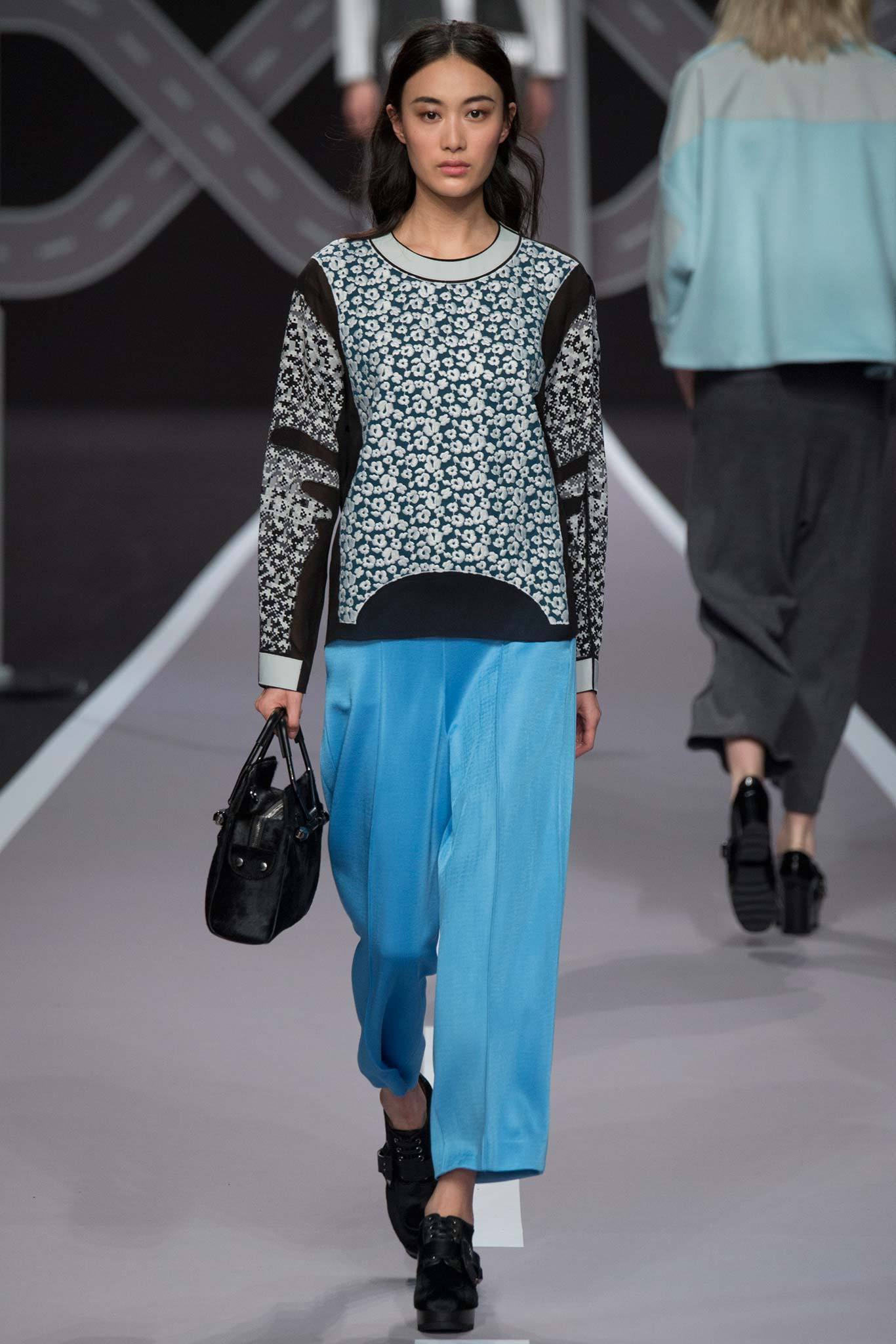 Viktor & Rolf F/W 14 Look 23