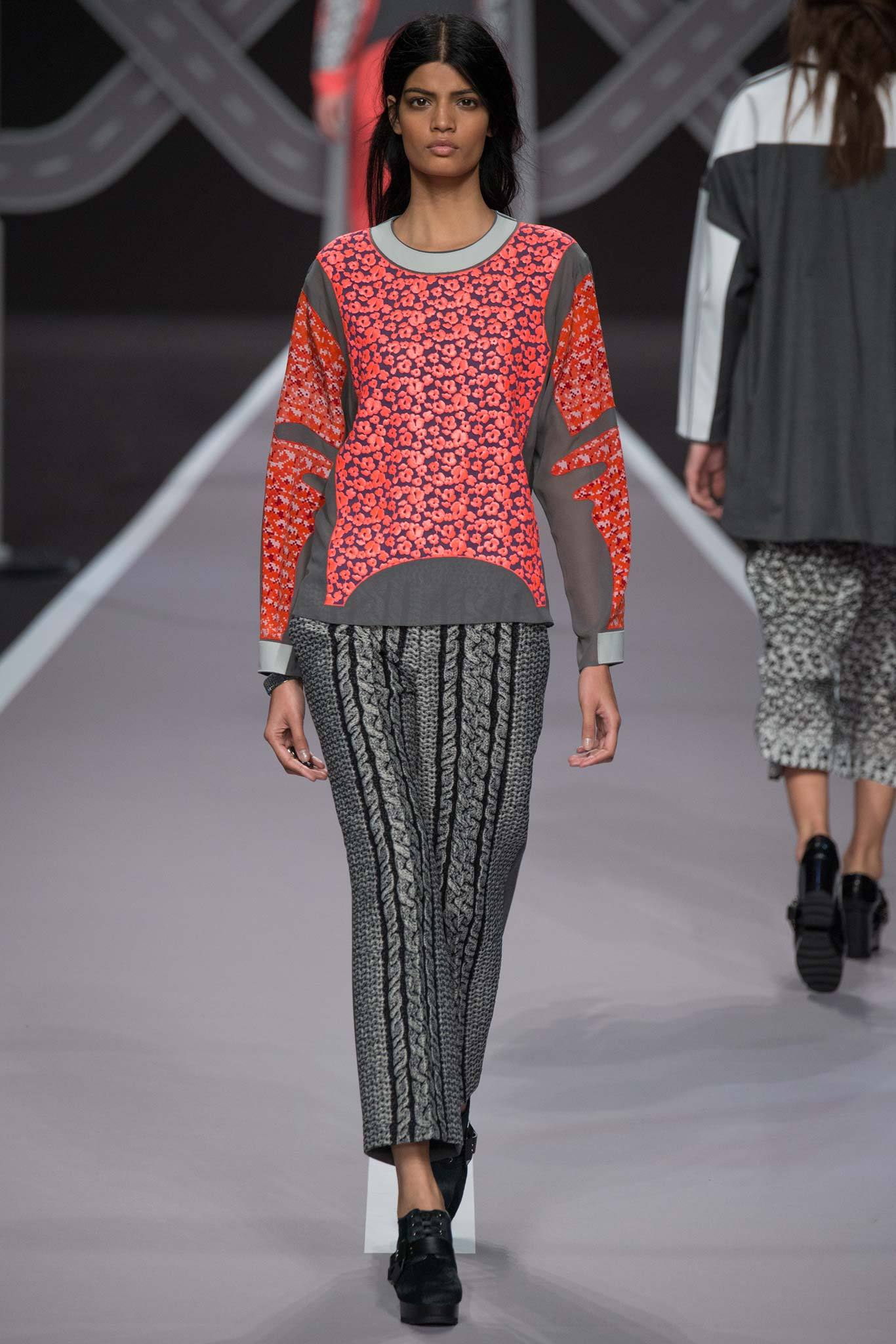 Viktor & Rolf F/W 14 Look 26