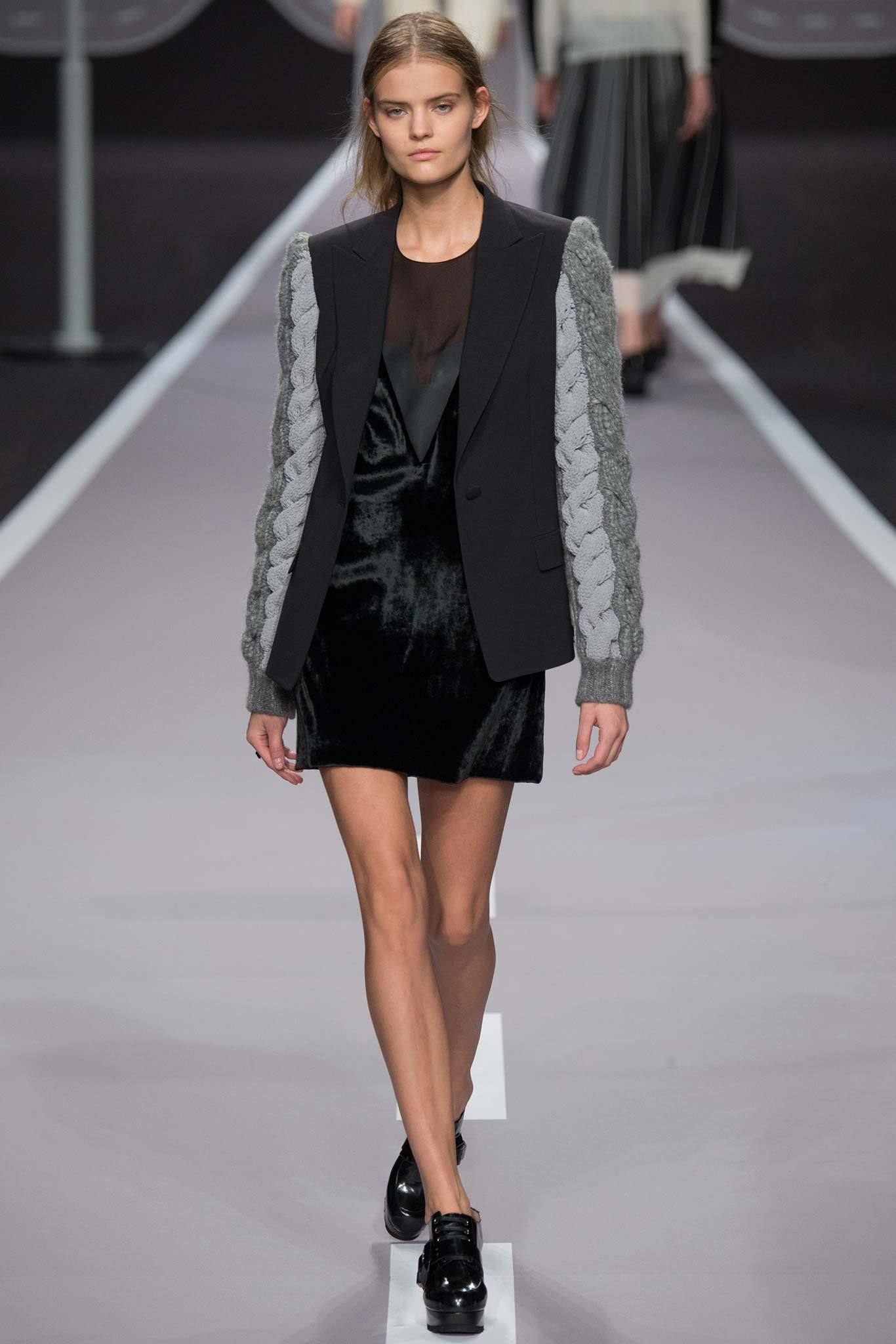 Viktor & Rolf F/W 14 Look 33