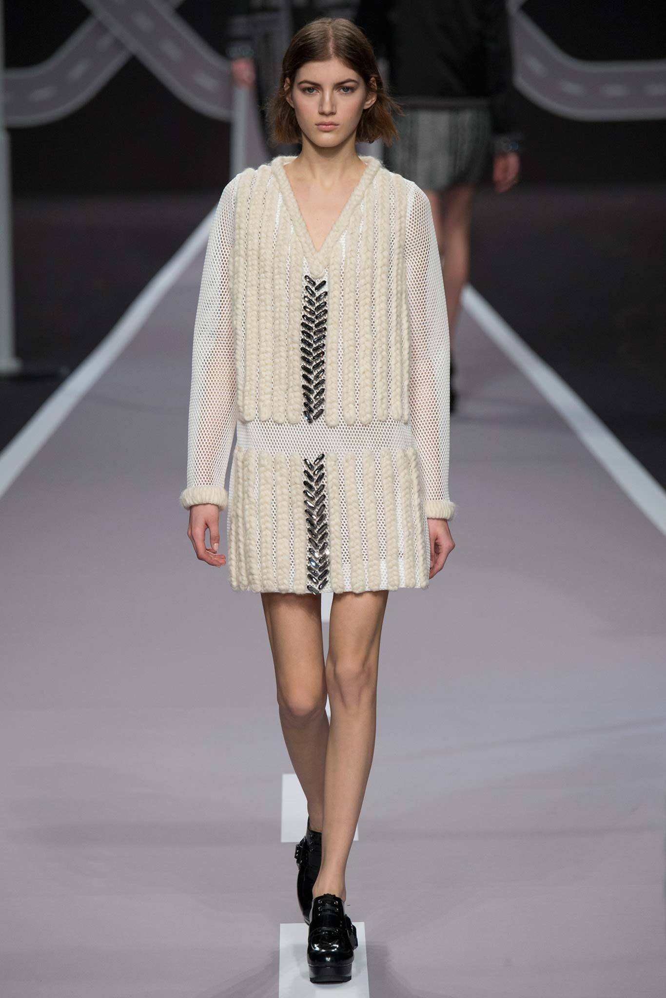 Viktor & Rolf F/W 14 Look 34