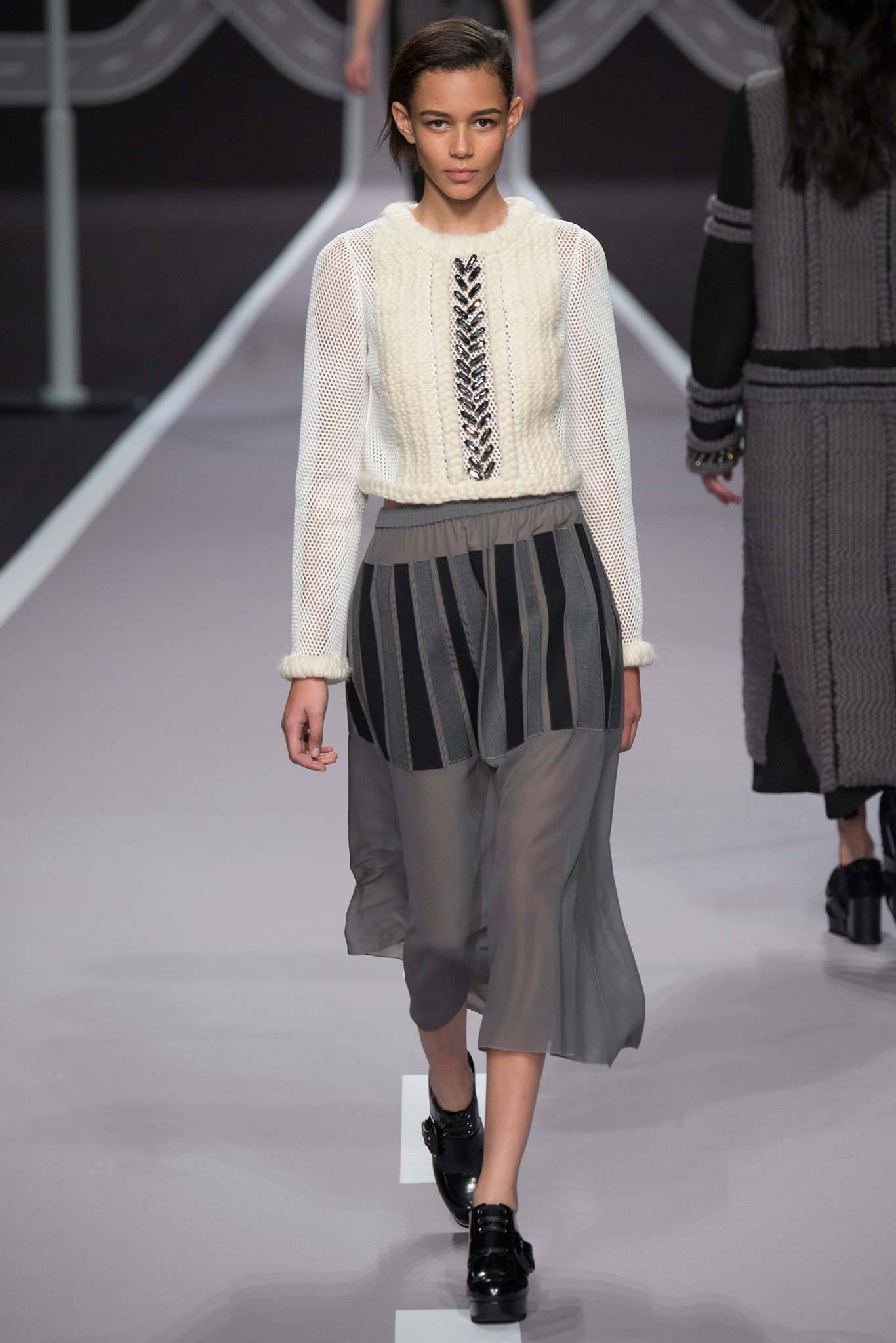 Viktor & Rolf F/W 14 Look 37