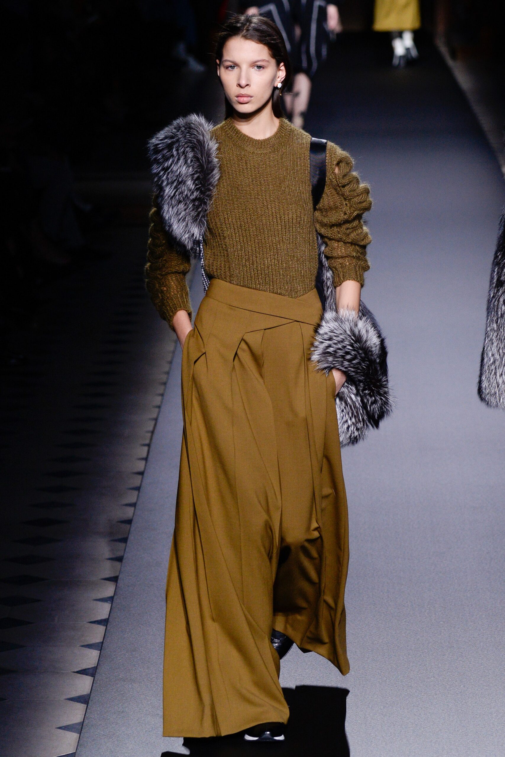 Vionnet F/W 16 Look 17