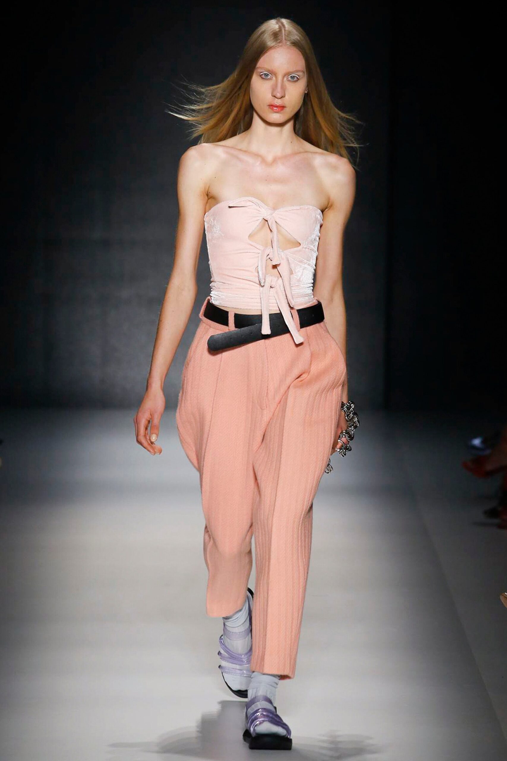 Vitorino Campos Resort 17 Look 2