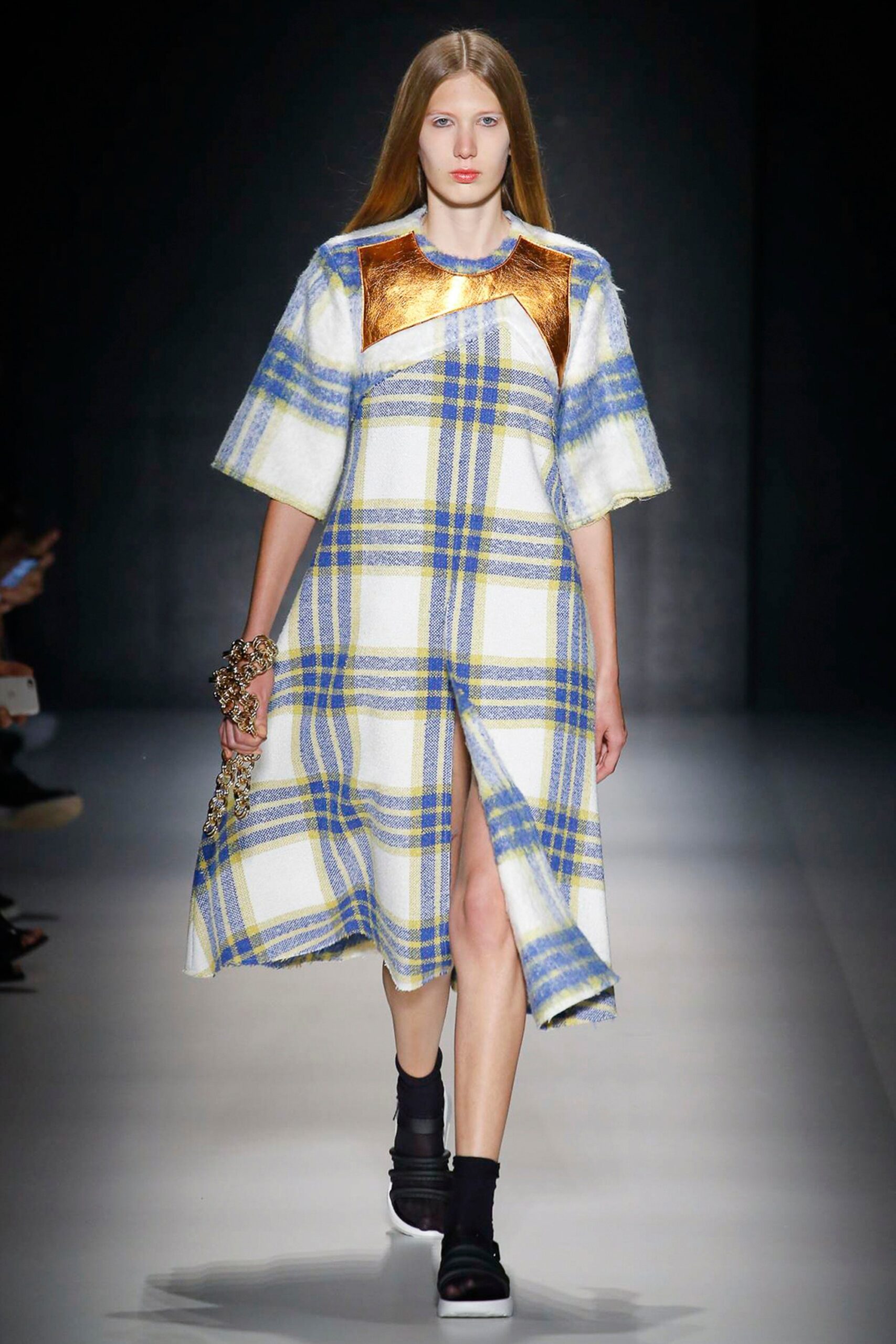 Vitorino Campos Resort 17 Look 8
