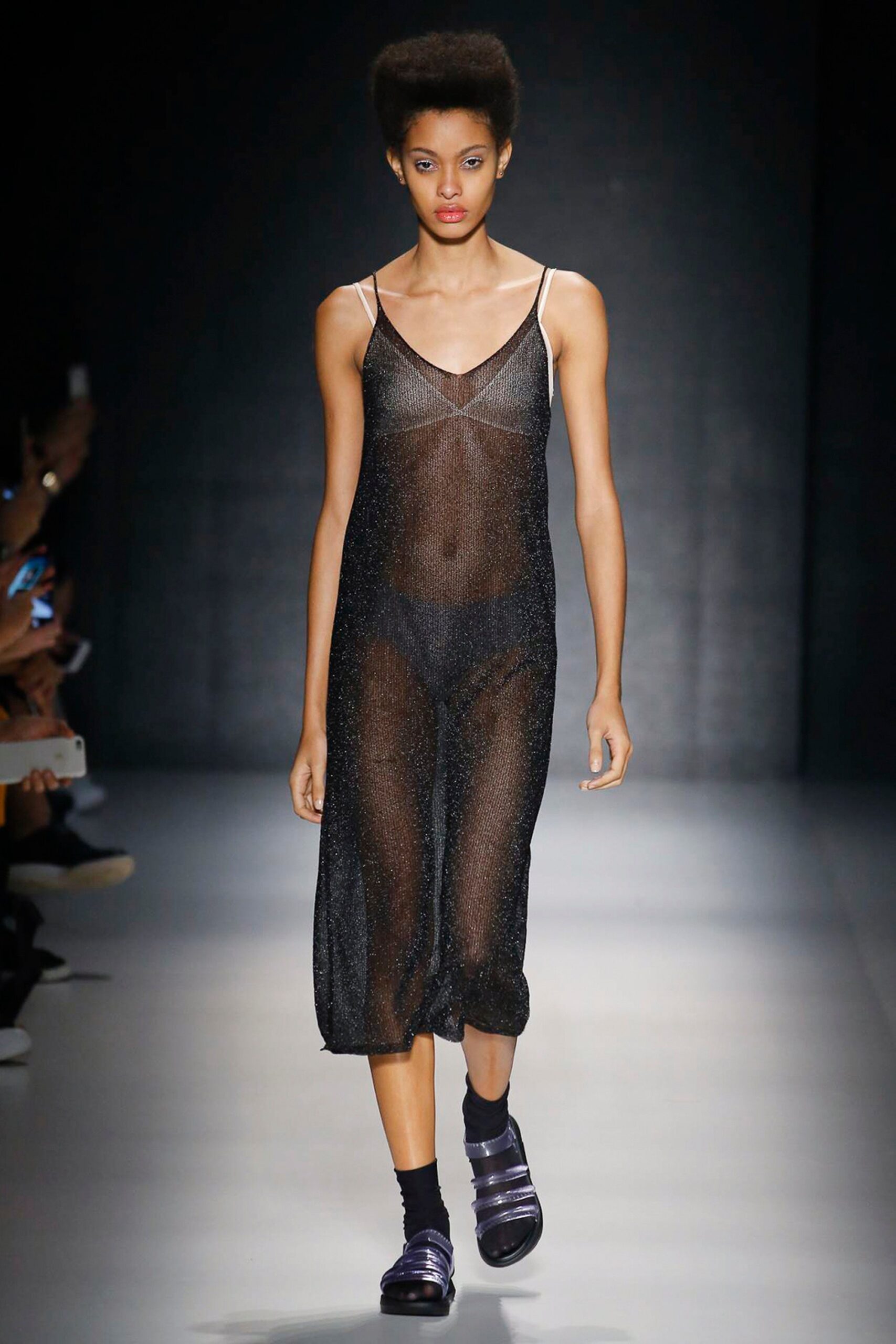 Vitorino Campos Resort 17 Look 16