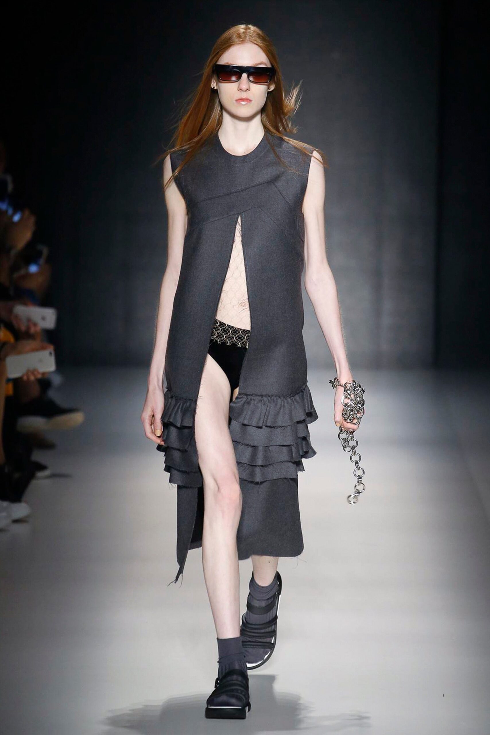 Vitorino Campos Resort 17 Look 21