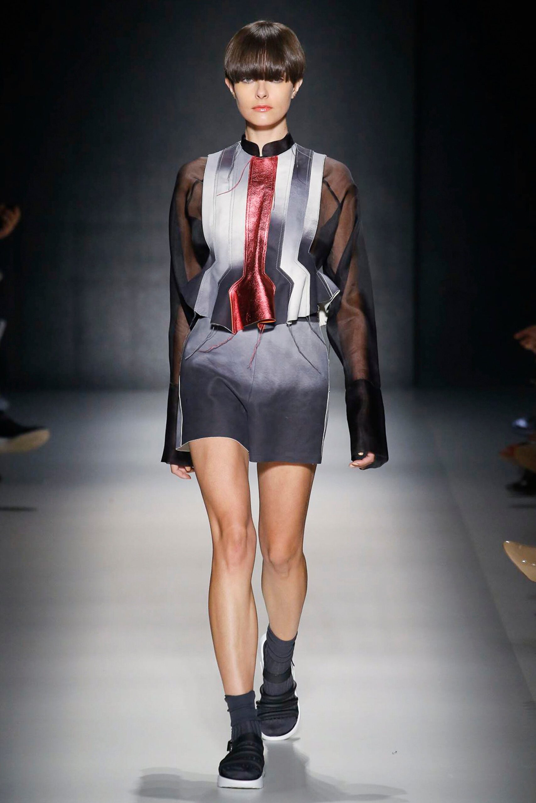 Vitorino Campos Resort 17 Look 23