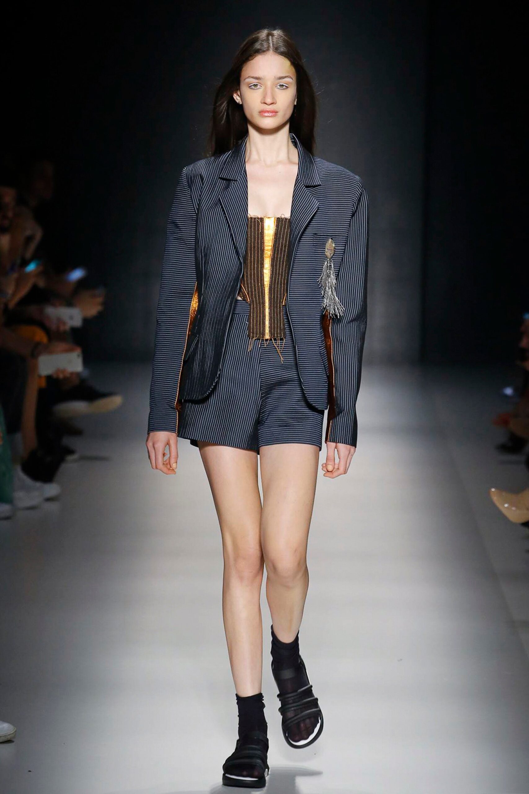 Vitorino Campos Resort 17 Look 26