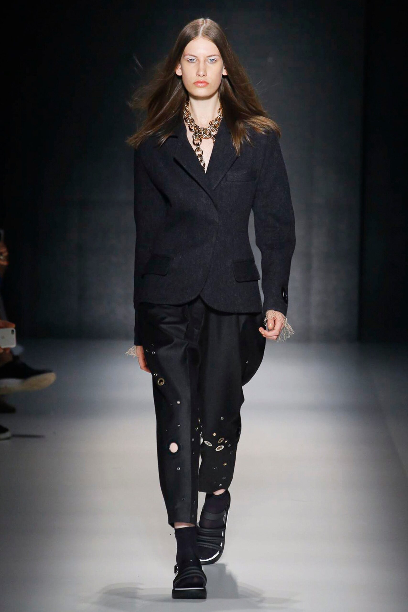 Vitorino Campos Resort 17 Look 29