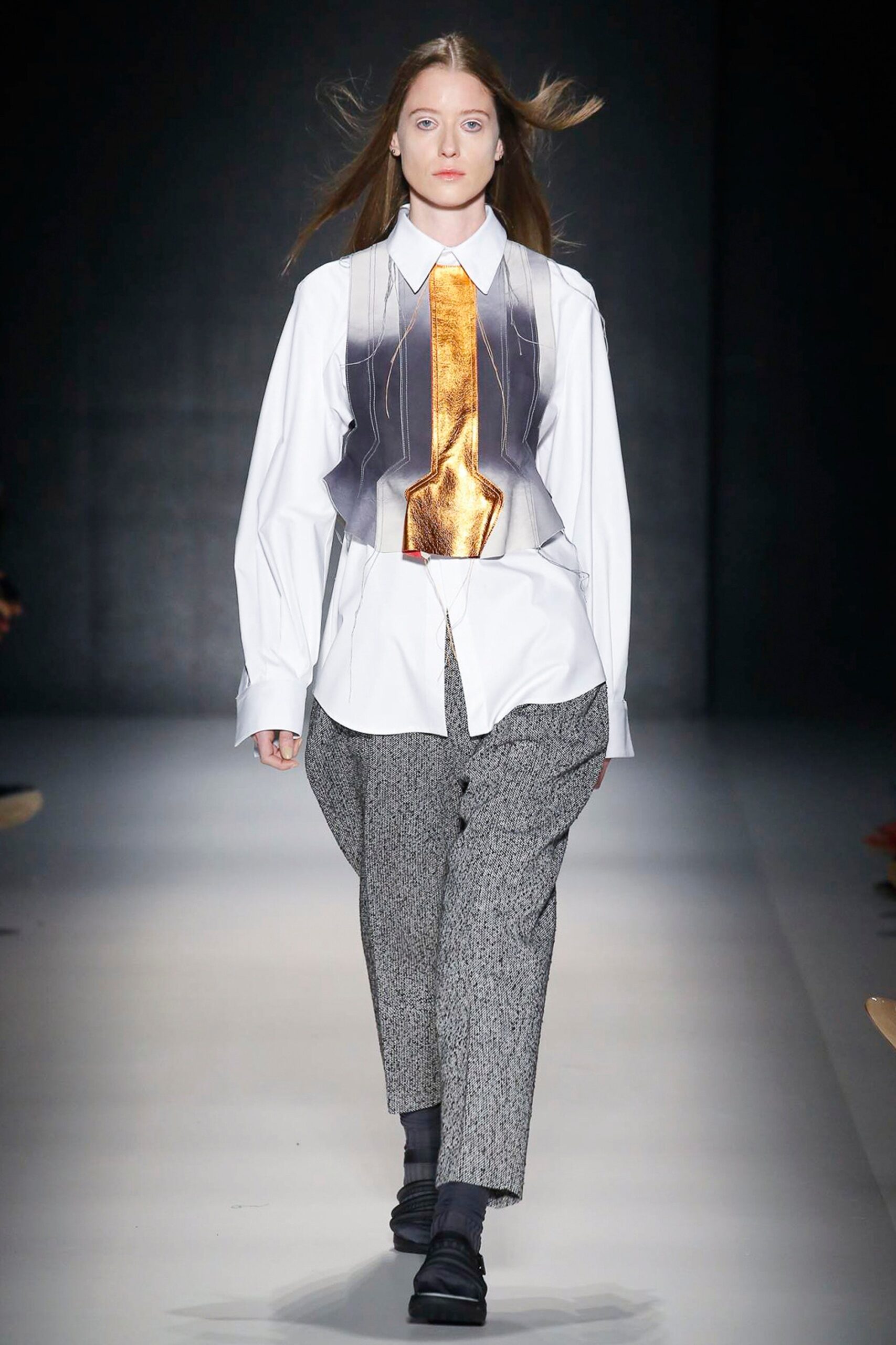 Vitorino Campos Resort 17 Look 30