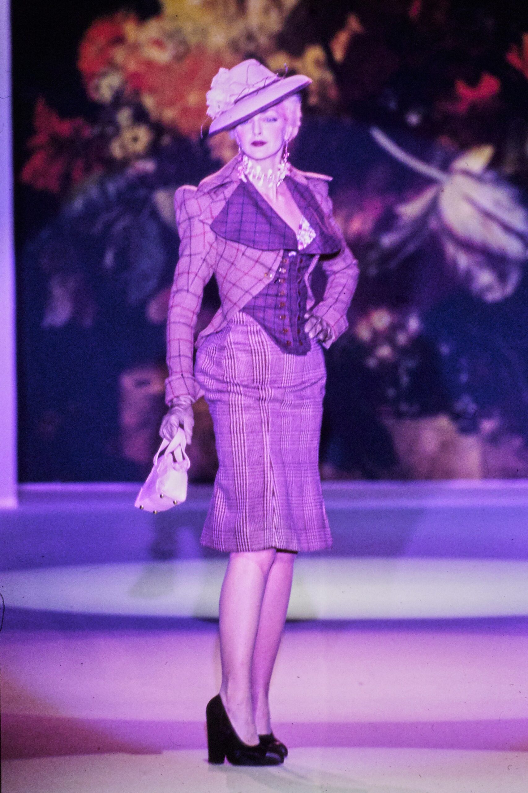 Vivienne Westwood F/W 95 Look 35