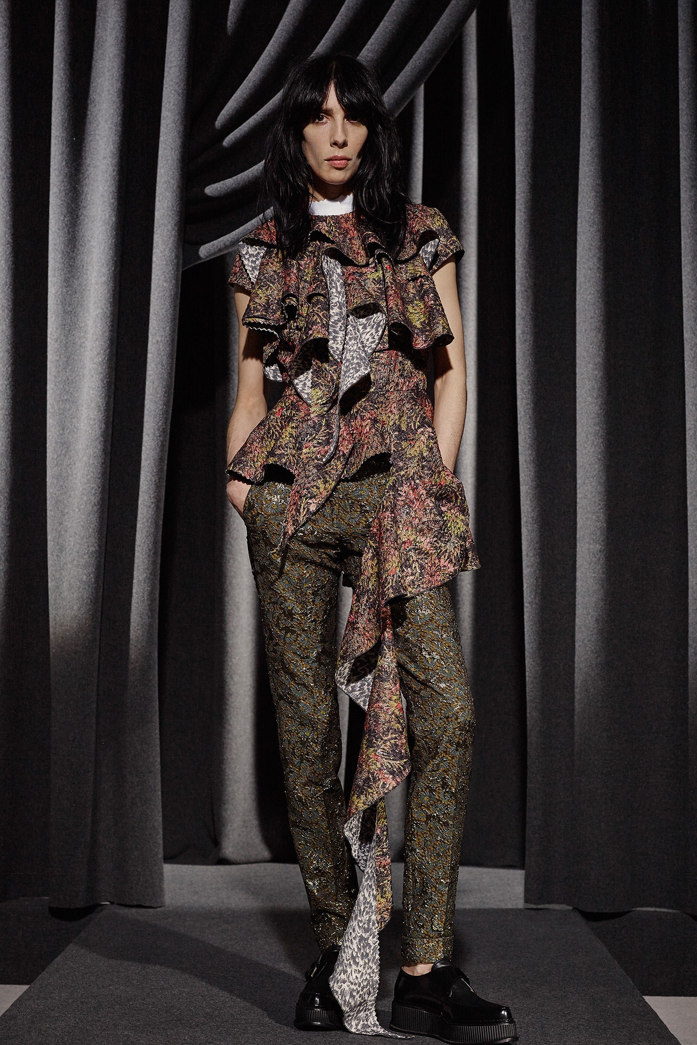 Viktor & Rolf F/W 15 Look 1