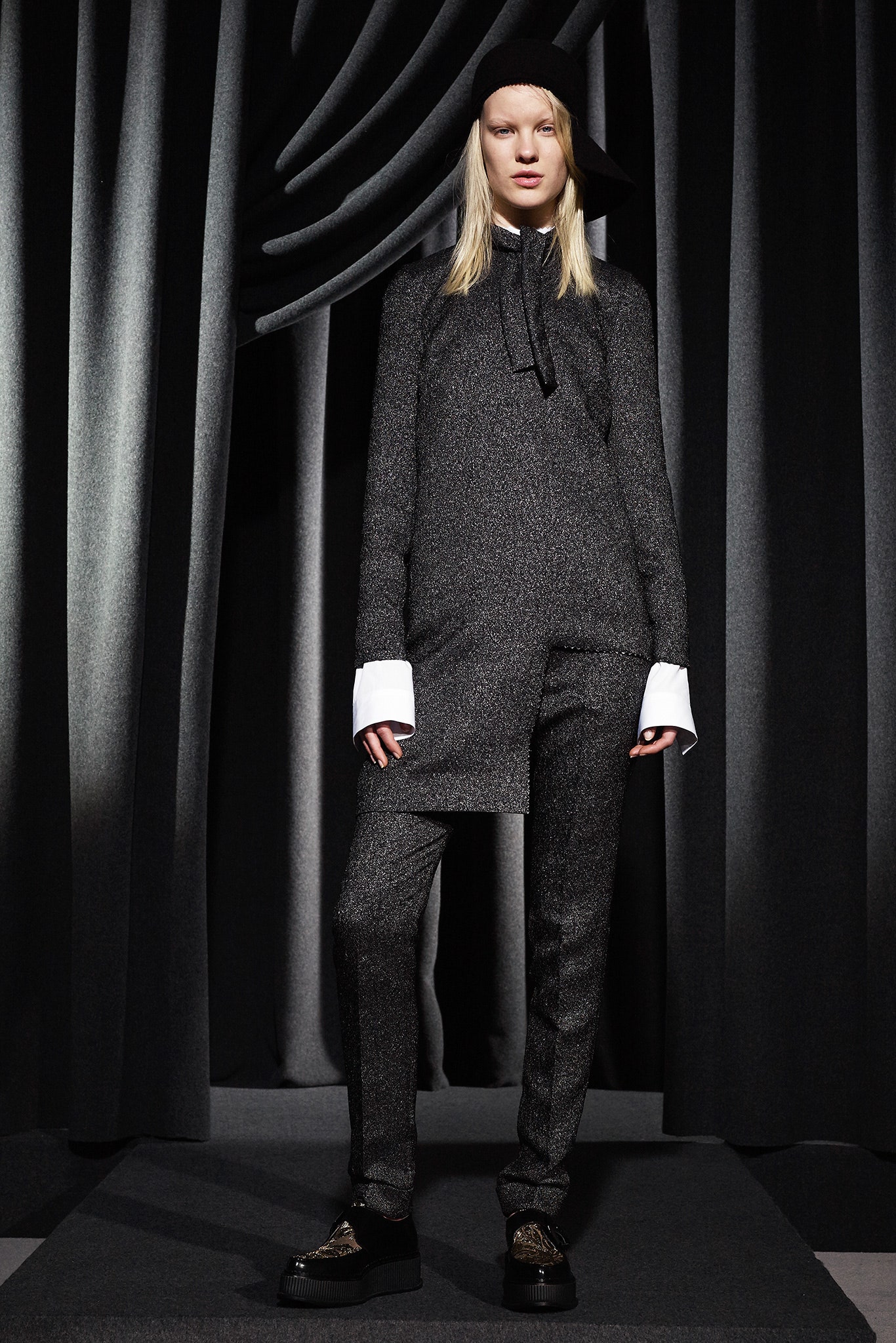 Viktor & Rolf F/W 15 Look 3