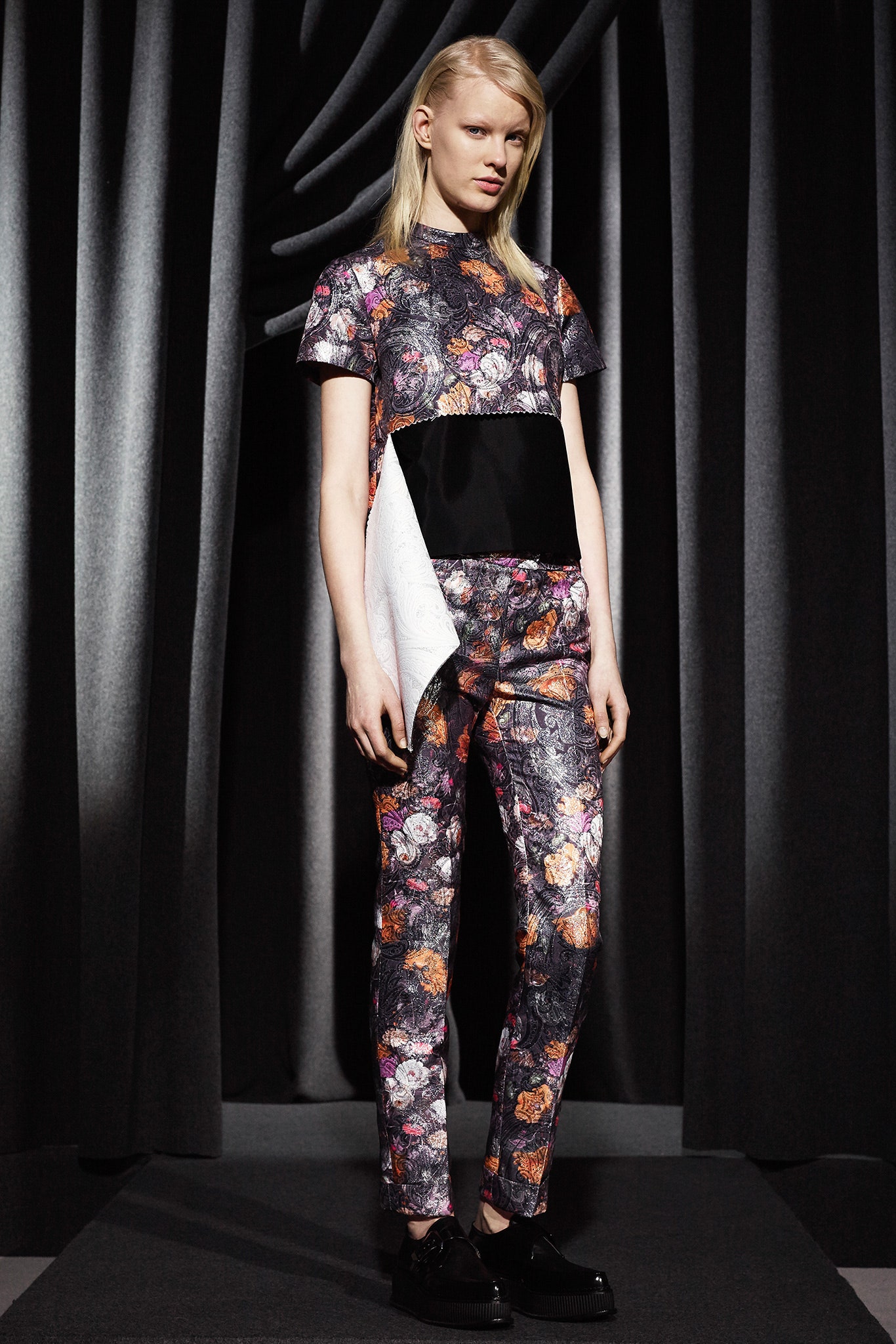 Viktor & Rolf F/W 15 Look 22