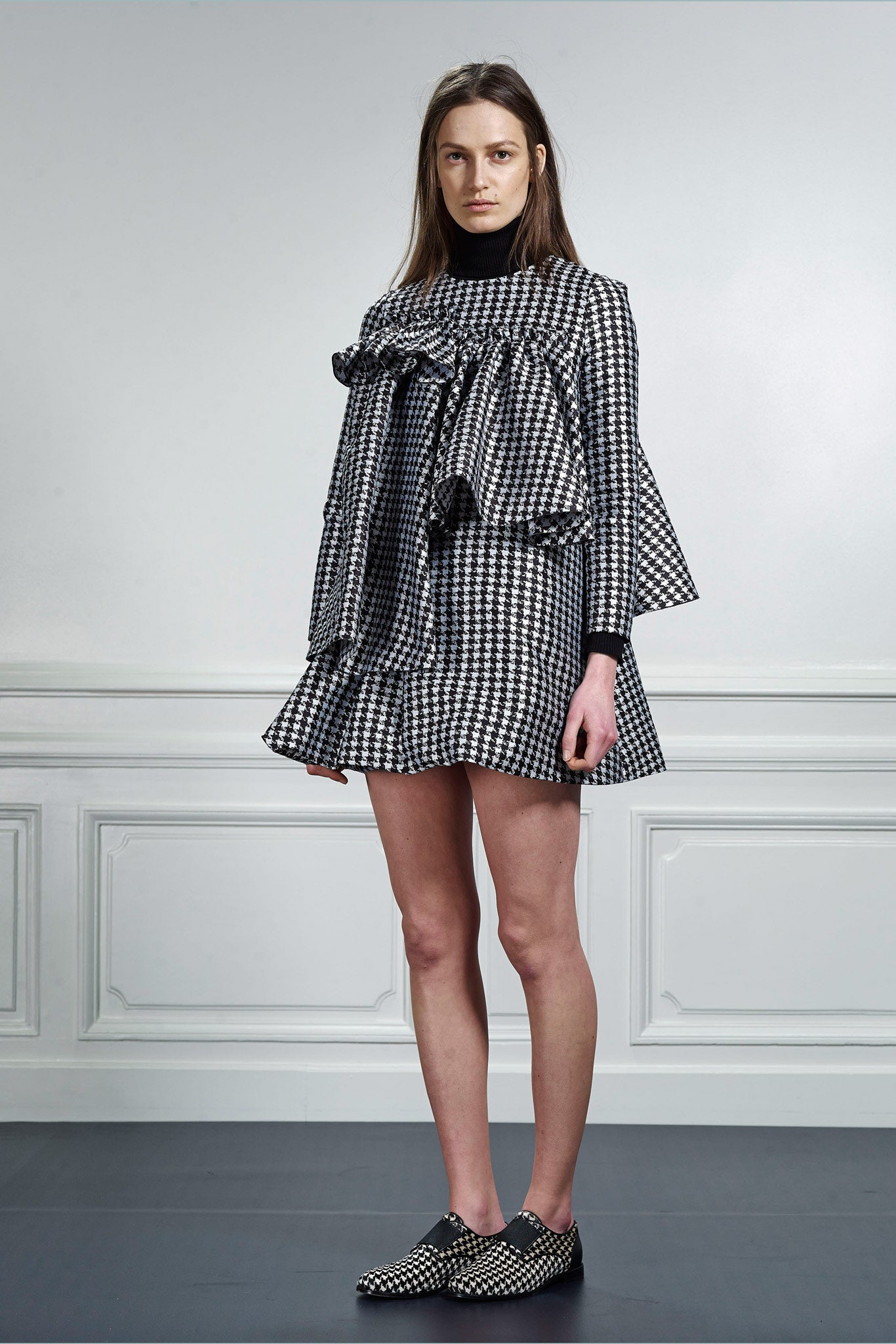 Viktor & Rolf F/W 15 Look 1
